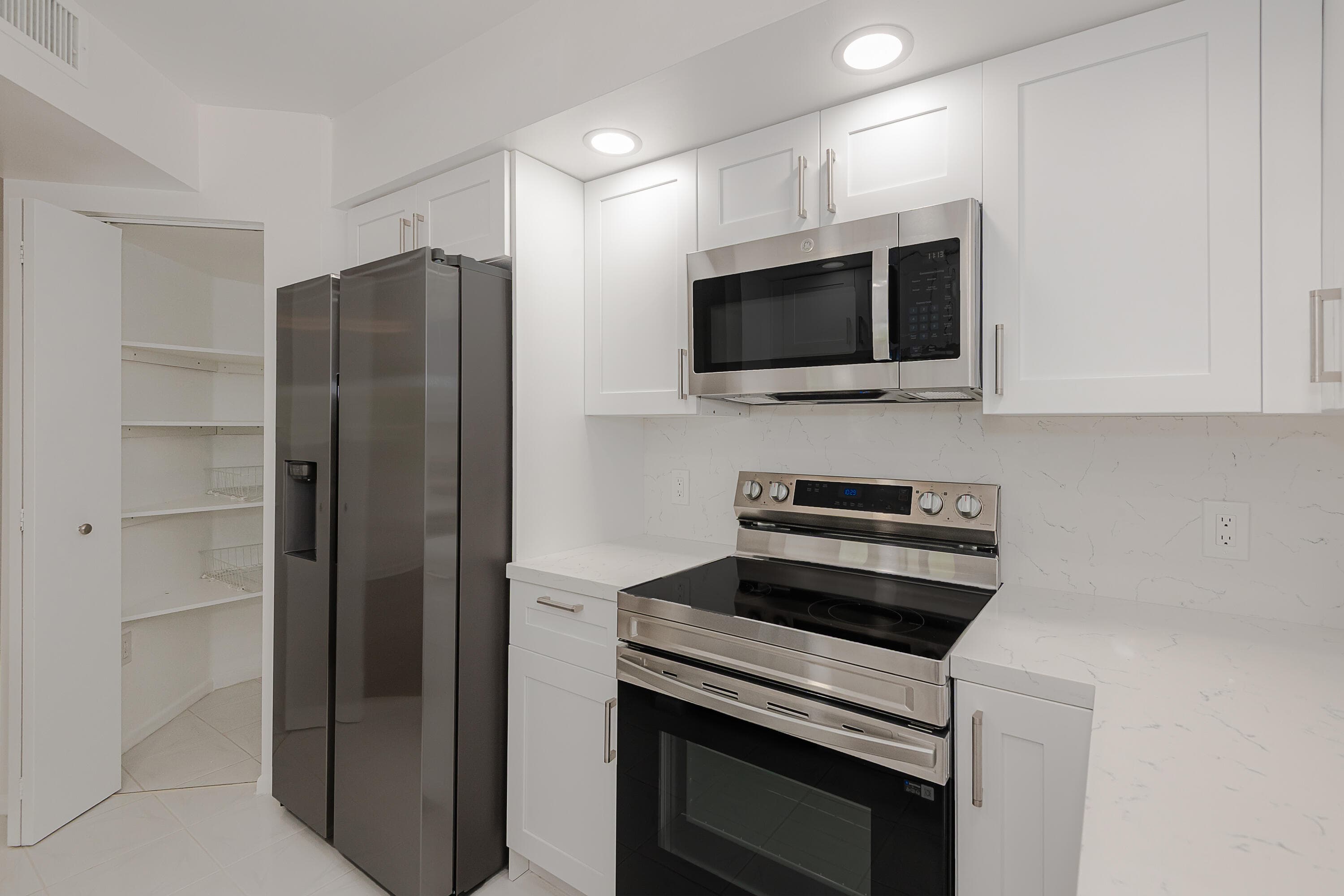 13800 SW 14th Street 211c, Pembroke Pines, FL 33027 — photo 1 of 24
