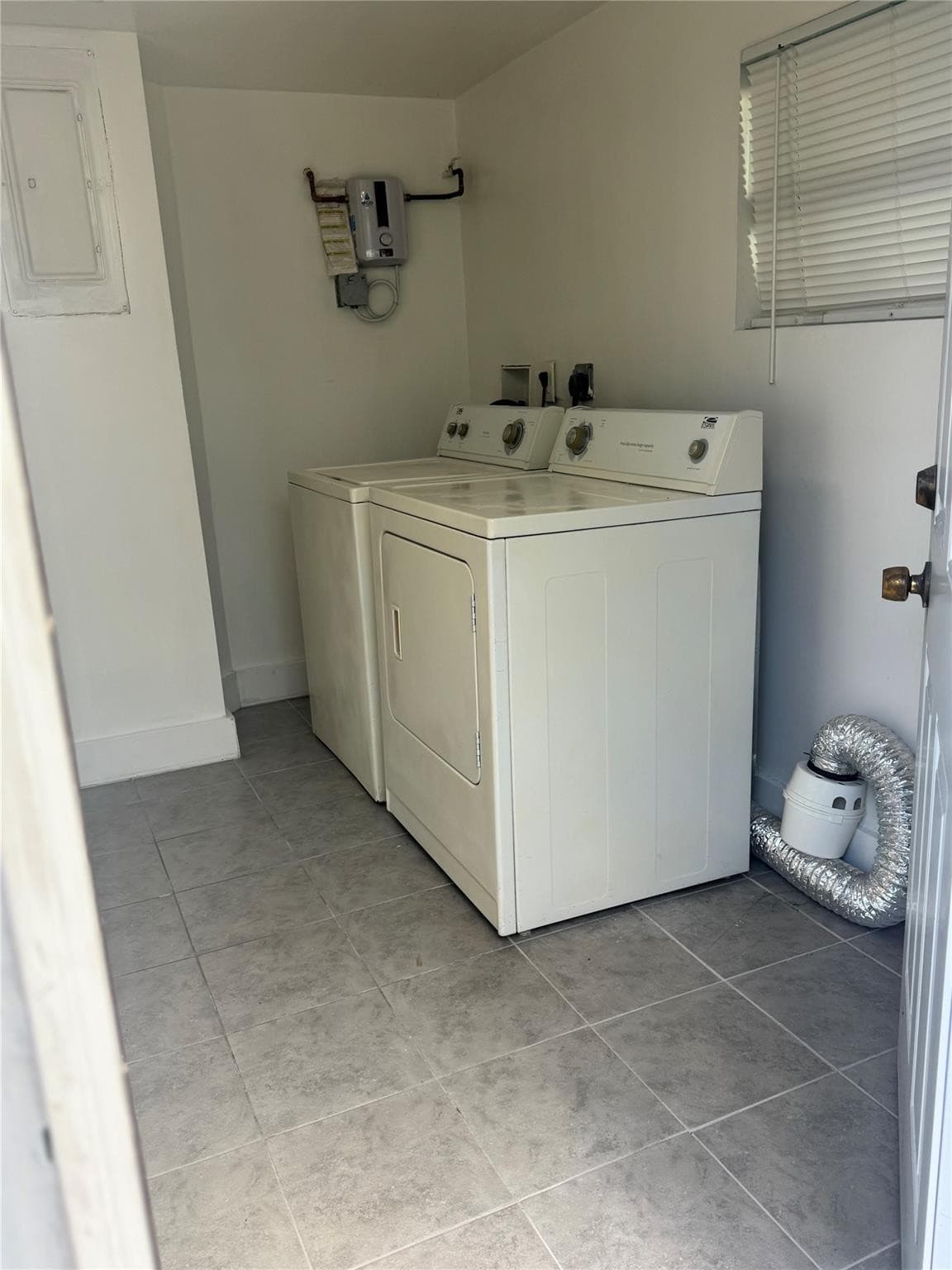 3120 SW 12th Place, Fort Lauderdale, FL 33312 — photo 13 of 30