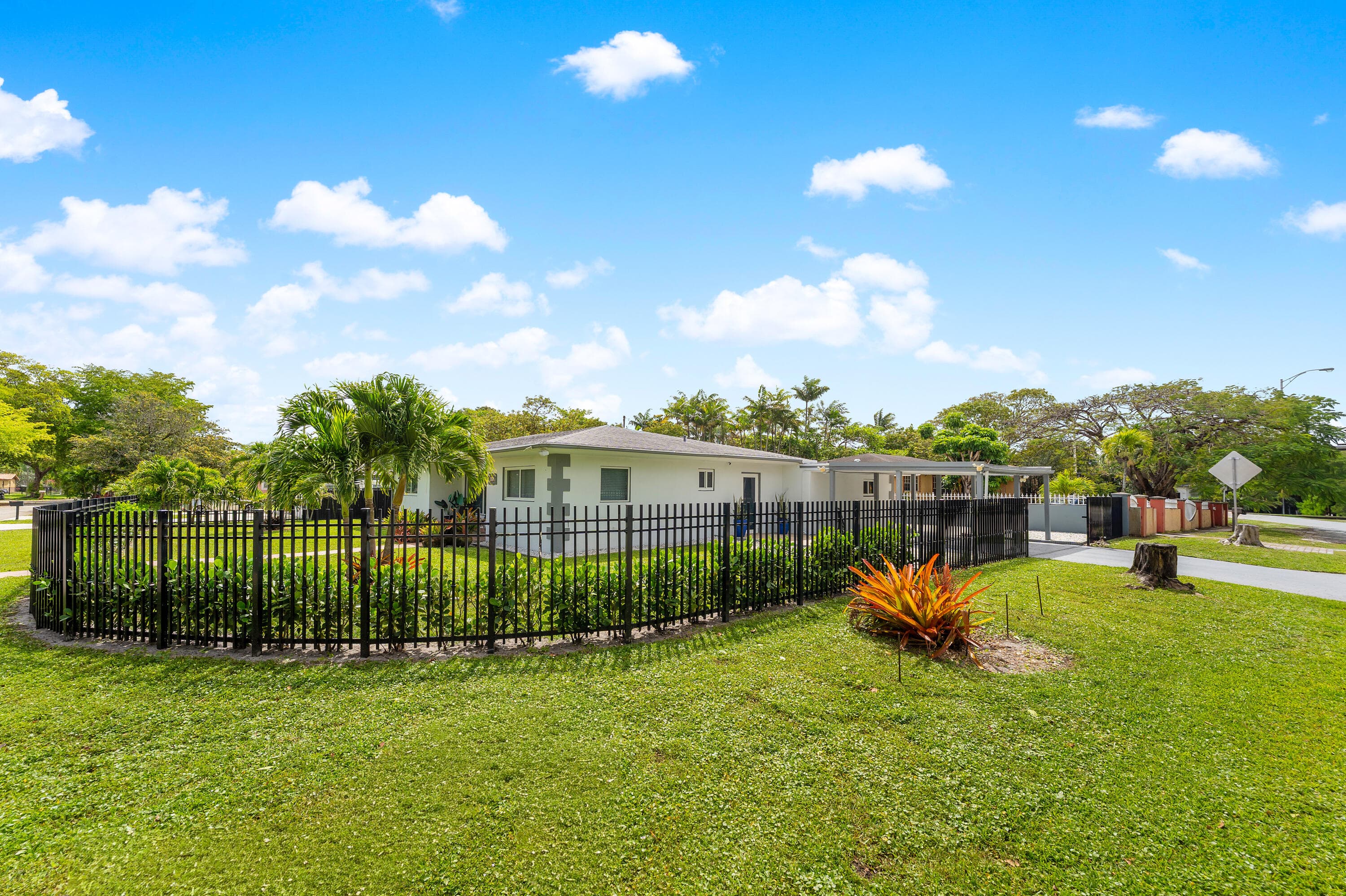 590 NW 126th Street, North Miami, FL 33168 — photo 5 of 38