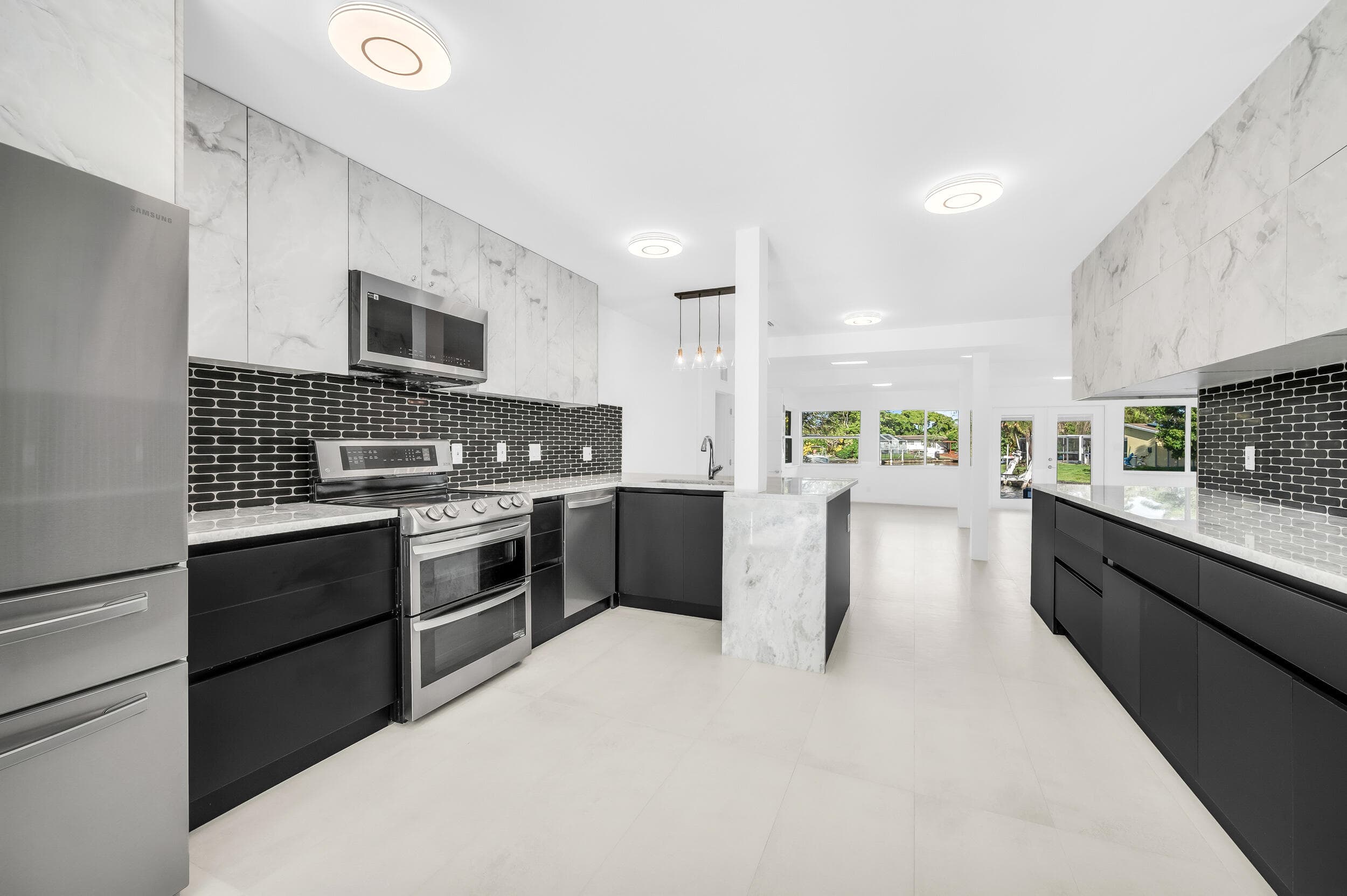 3470 NW 21st Avenue, Oakland Park, FL 33309 — photo 3 of 81