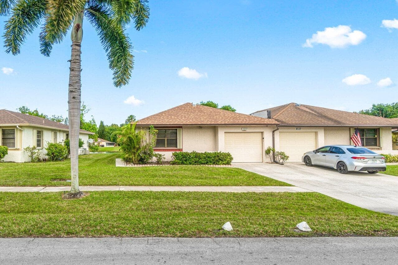 1620 Granfern Avenue 1620, West Palm Beach, FL 33415 — photo 3 of 35