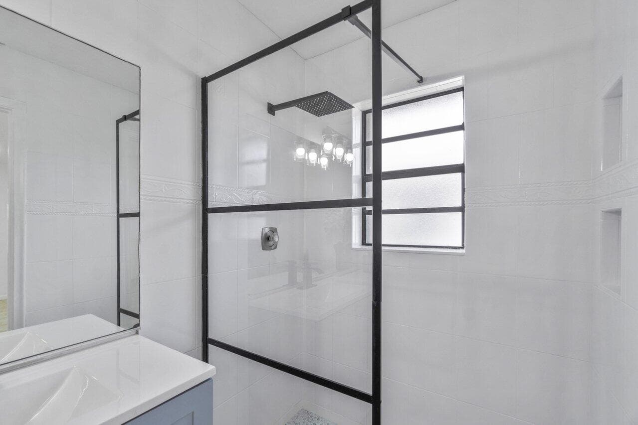 1620 Granfern Avenue 1620, West Palm Beach, FL 33415 — photo 23 of 35