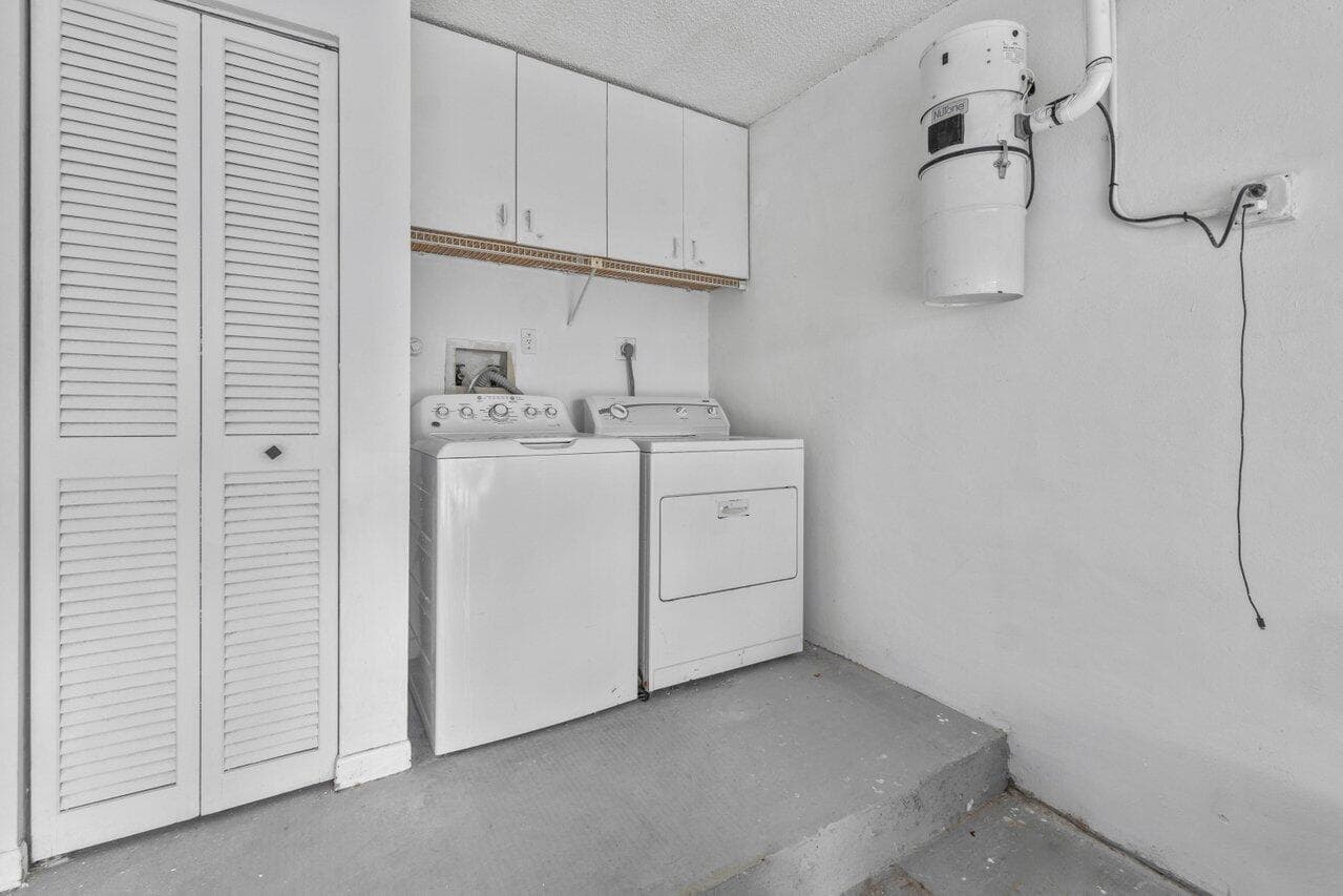 1620 Granfern Avenue 1620, West Palm Beach, FL 33415 — photo 24 of 35