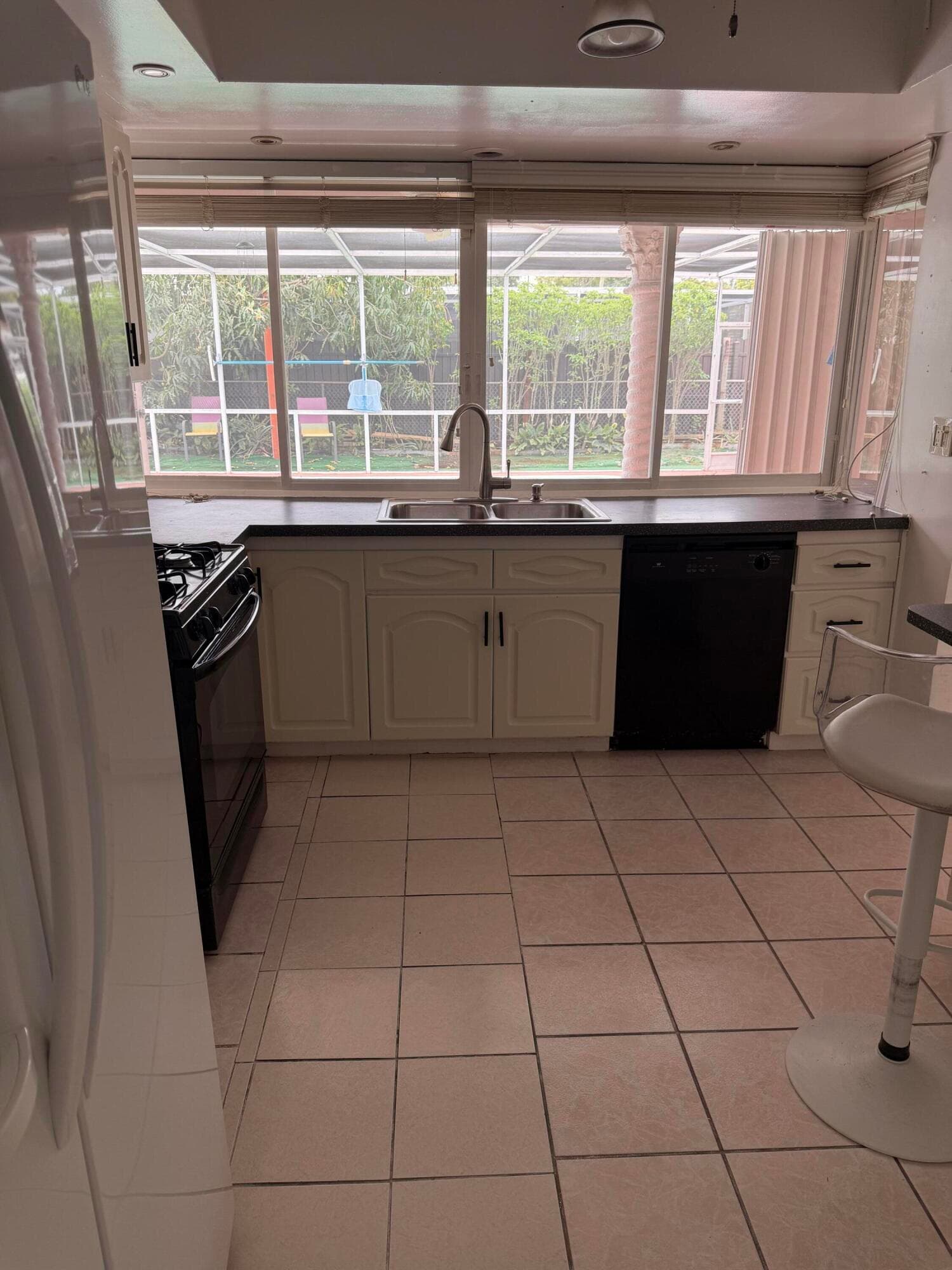 7648 Alhambra Boulevard, Miramar, FL 33023 — photo 11 of 17