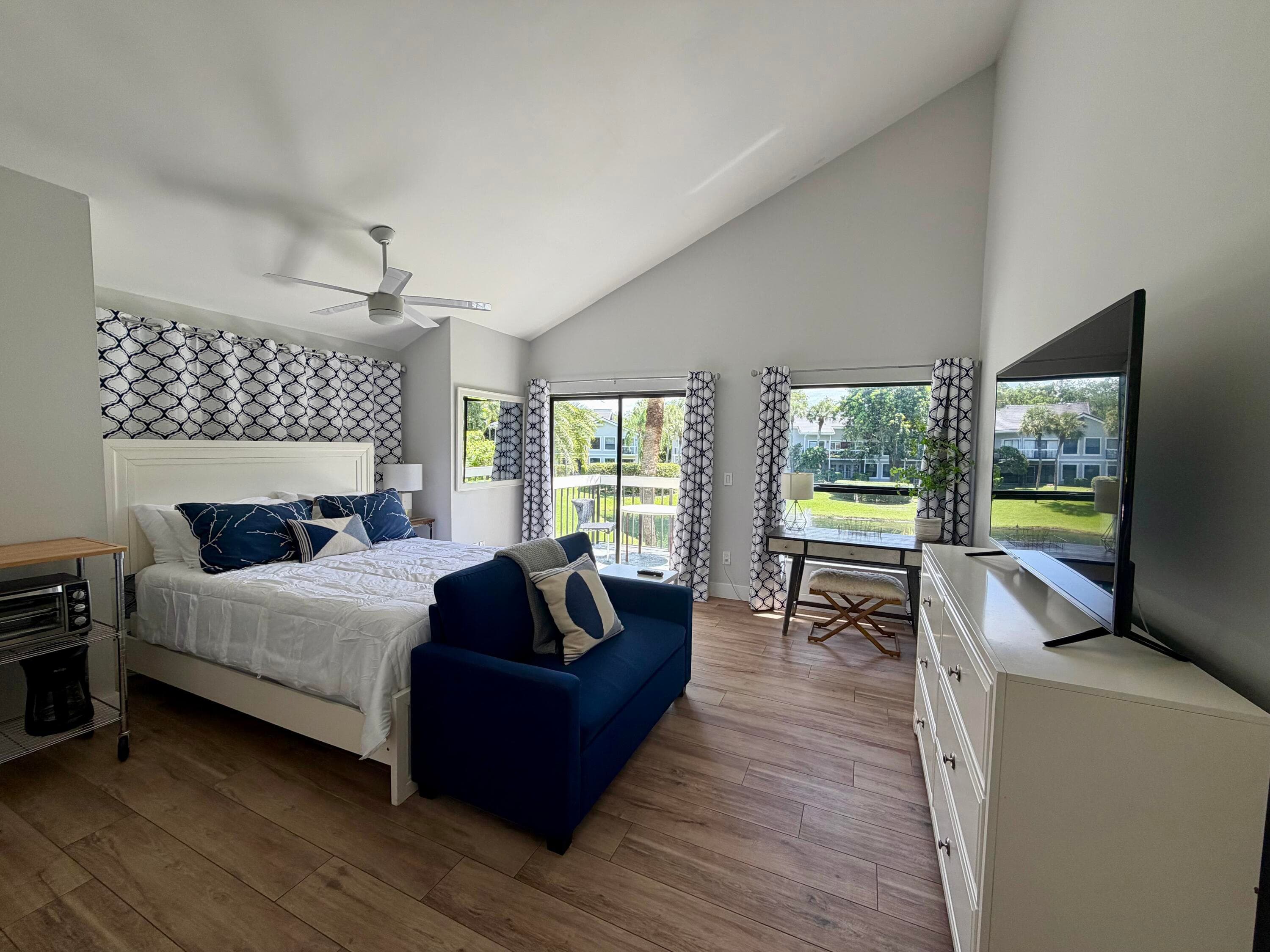 11863 Wimbledon Circle 536, Wellington, FL 33414 — photo 1 of 11