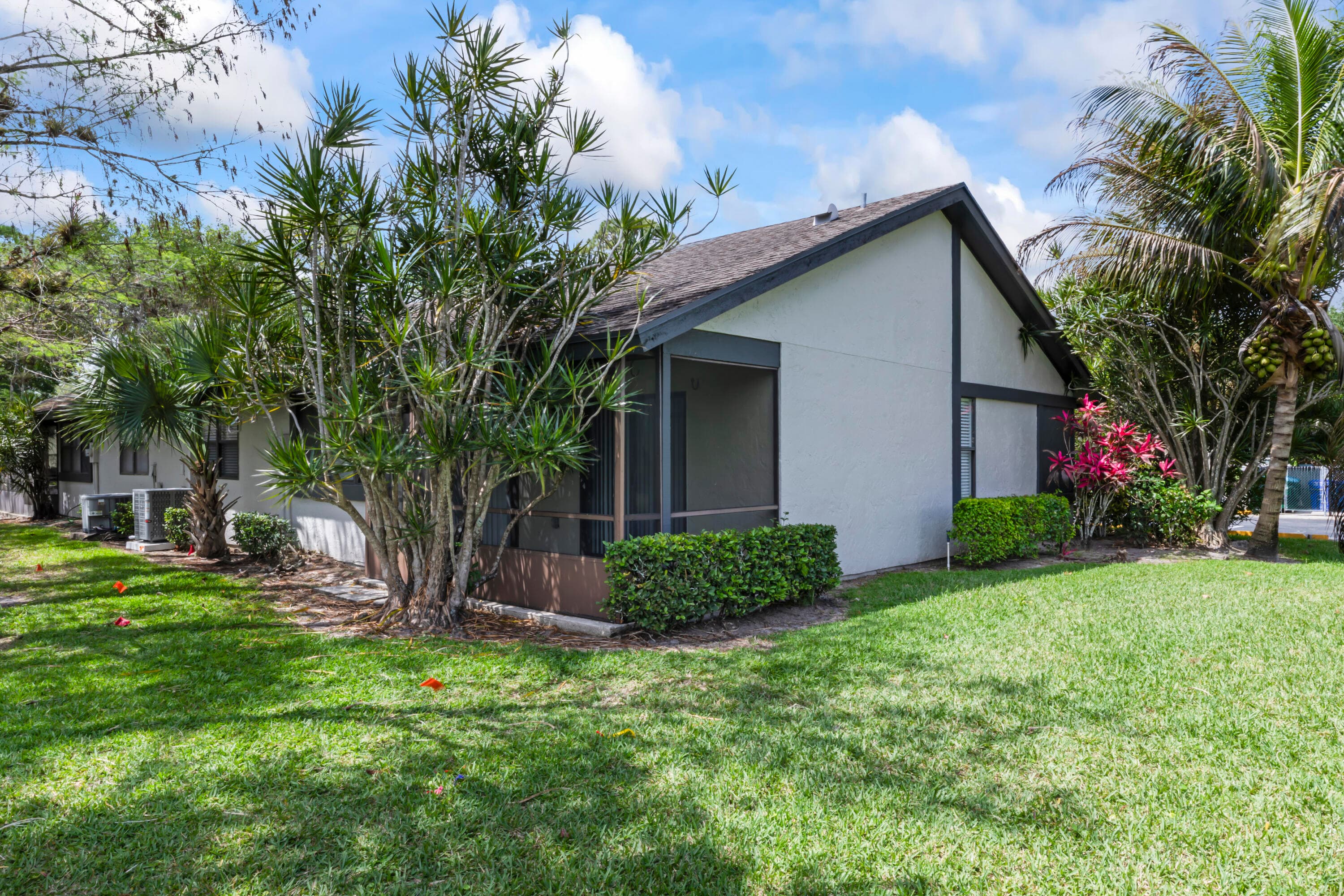 364 Quebec Court, Royal Palm Beach, FL 33411 — photo 8 of 40