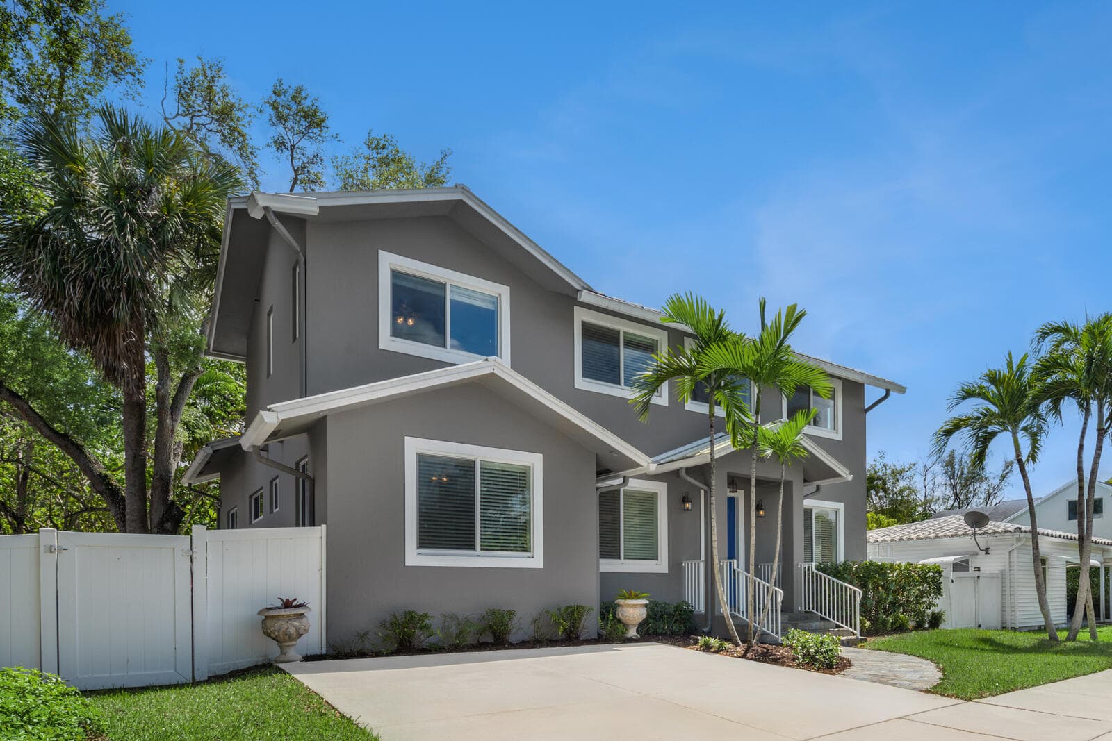 216 SE 10th Street, Fort Lauderdale, FL 33316 — photo 2 of 40