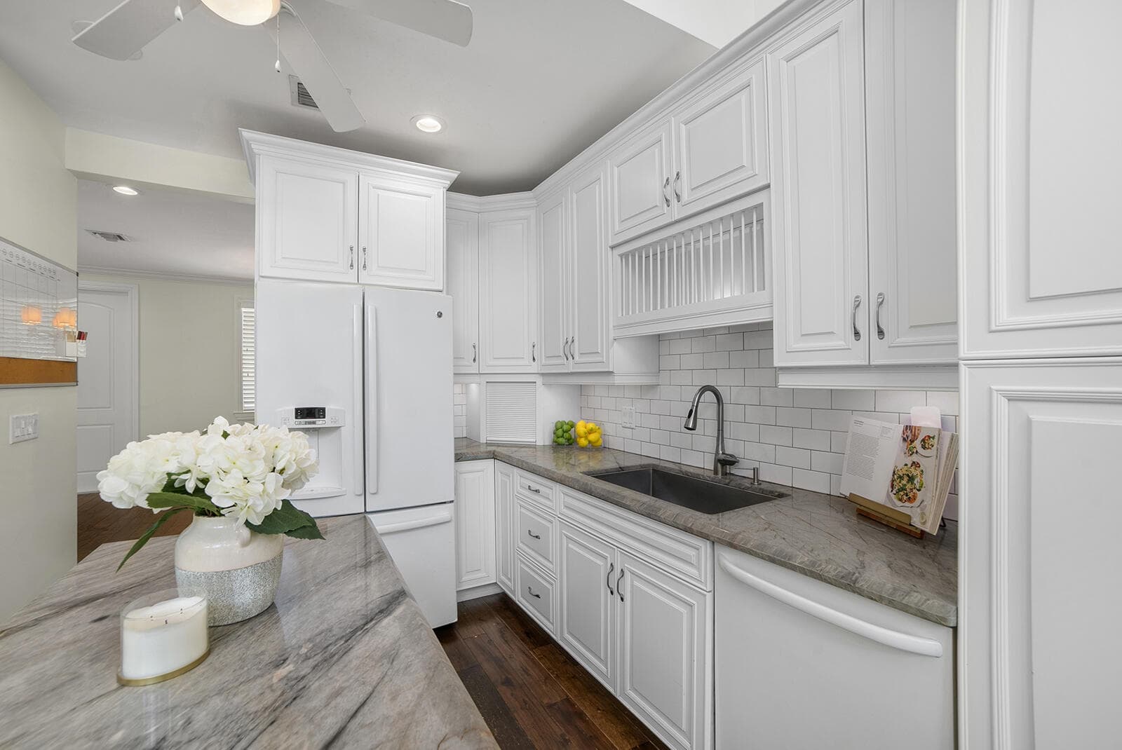 216 SE 10th Street, Fort Lauderdale, FL 33316 — photo 8 of 40