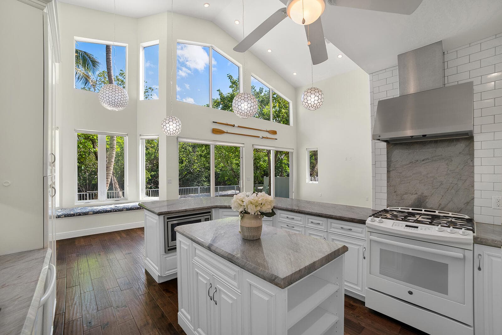 216 SE 10th Street, Fort Lauderdale, FL 33316 — photo 9 of 40