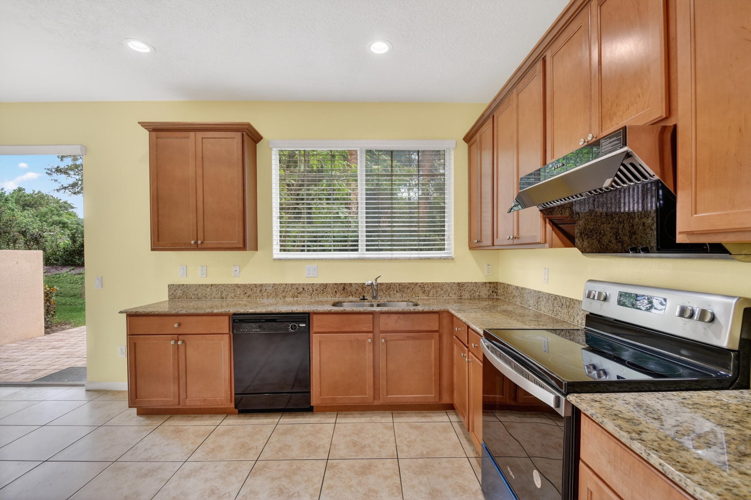 7480 Sarentino Lane, Boynton Beach, FL 33437 — photo 9 of 33