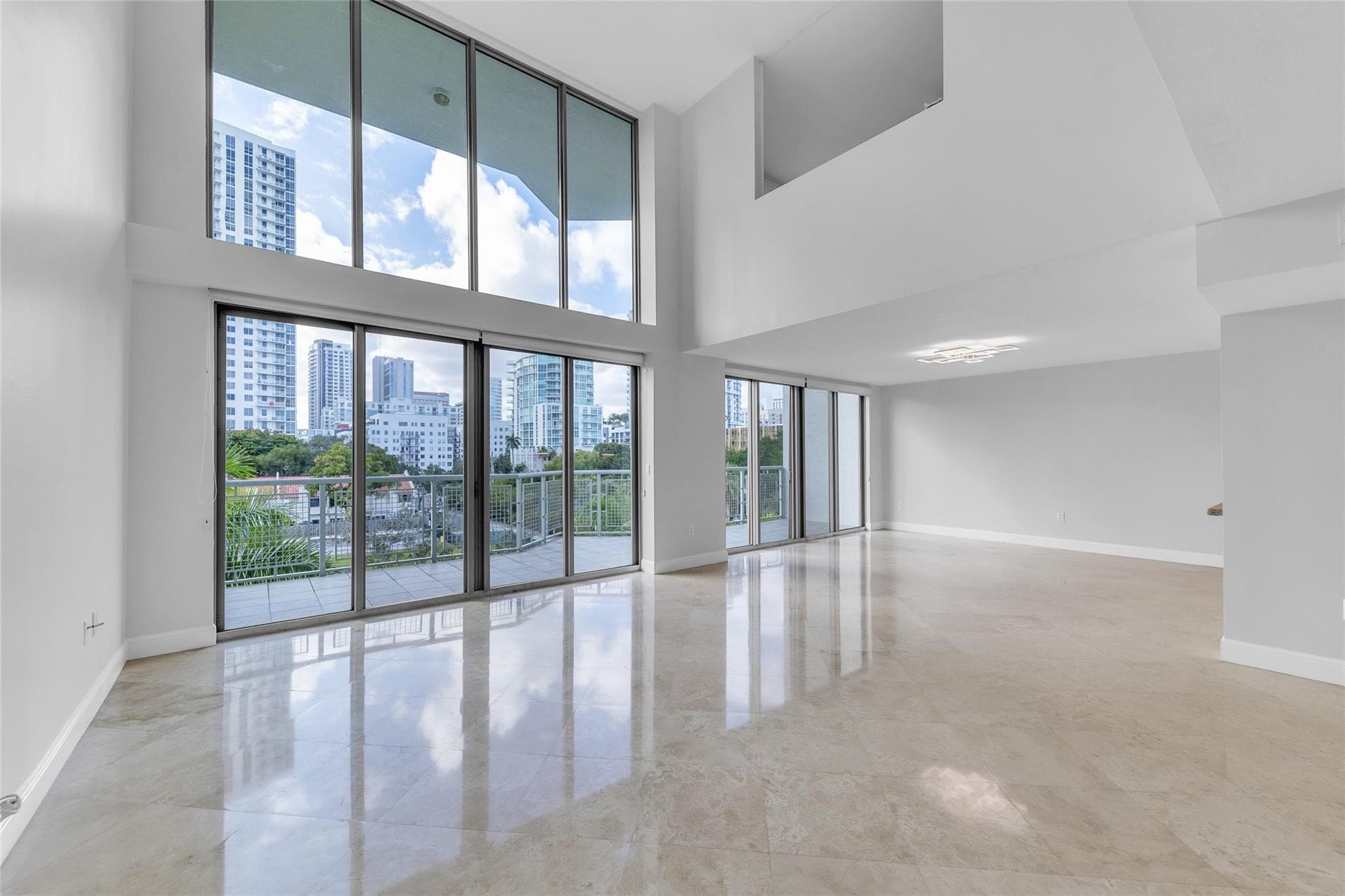 900 SE 2nd Street 502, Fort Lauderdale, FL 33301 — photo 2 of 27
