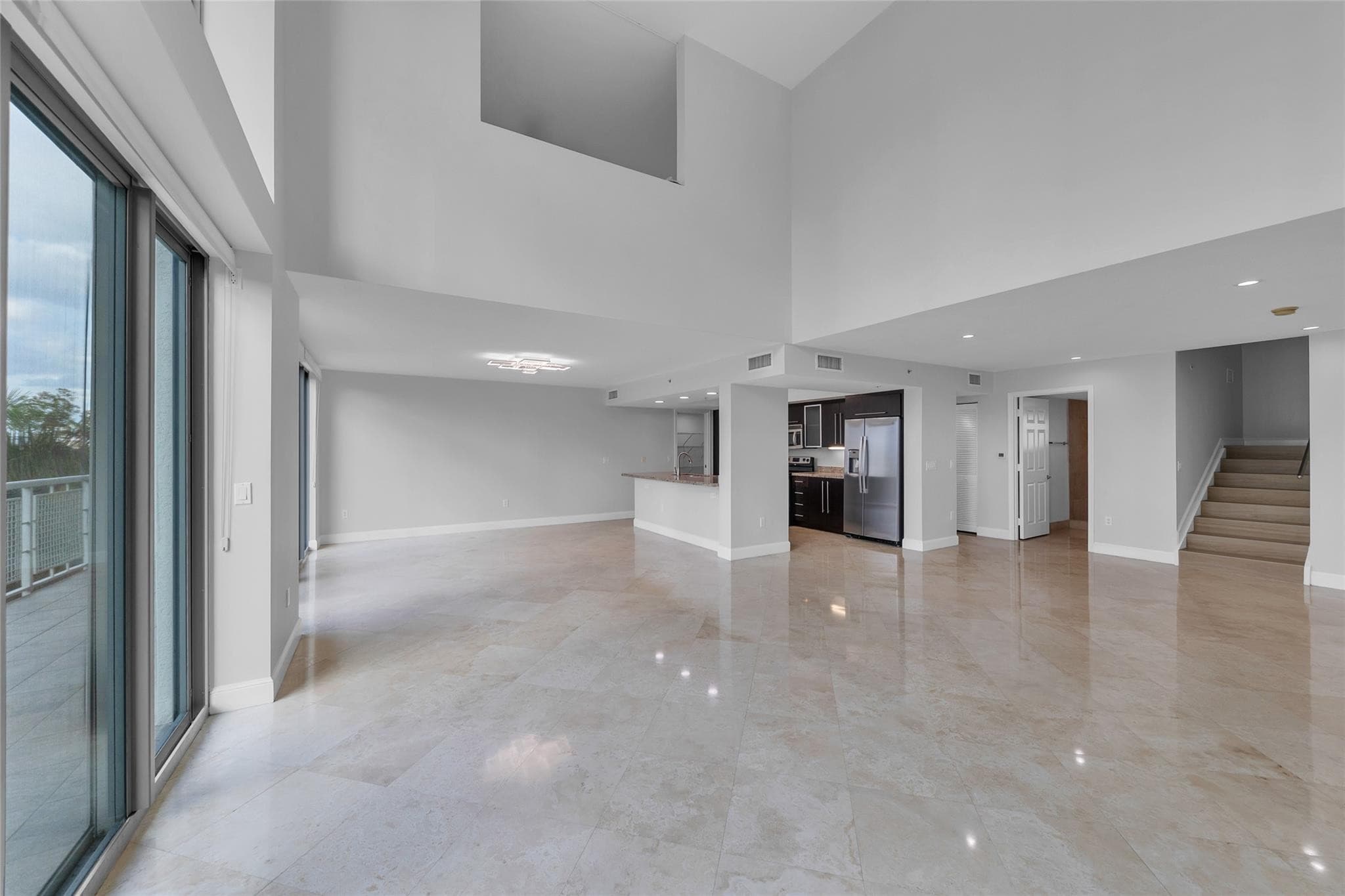 900 SE 2nd Street 502, Fort Lauderdale, FL 33301 — photo 3 of 27