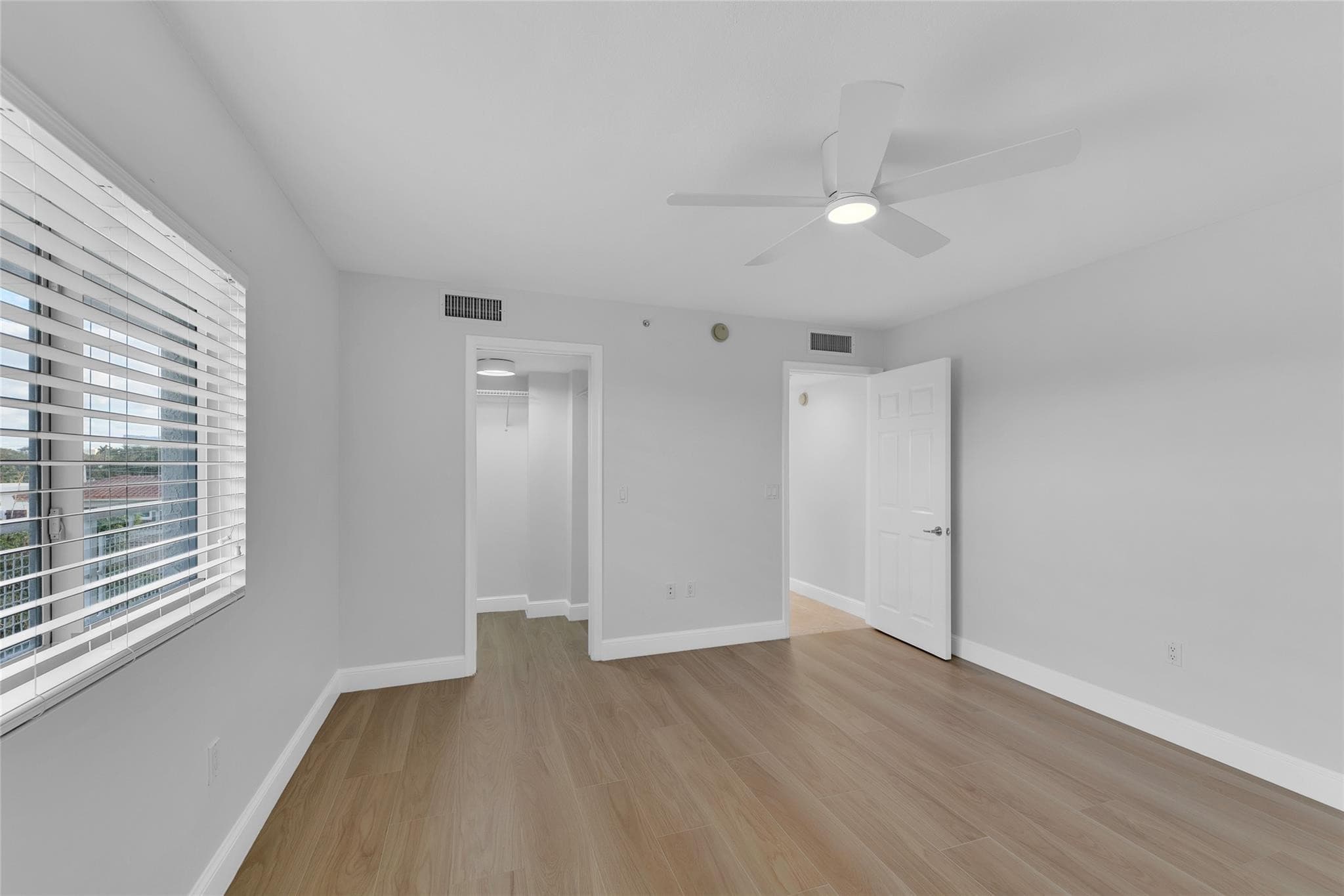 900 SE 2nd Street 502, Fort Lauderdale, FL 33301 — photo 18 of 27