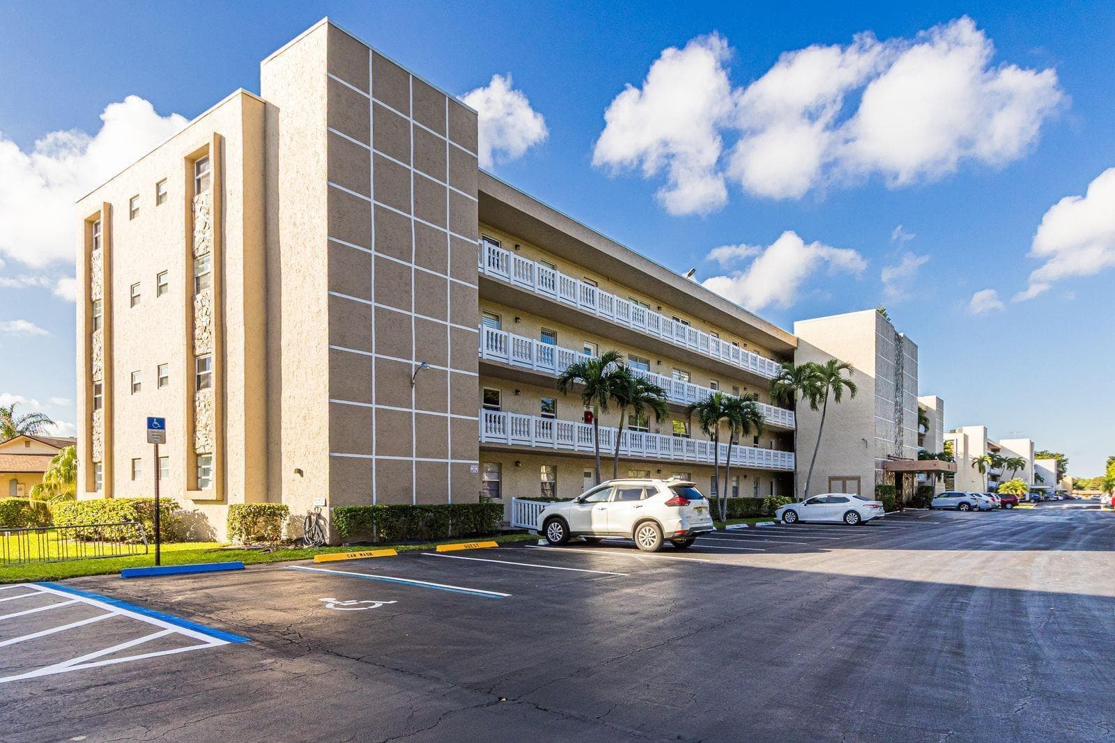 414 SE 10th Street 102, Dania Beach, FL 33004 — photo 4 of 34