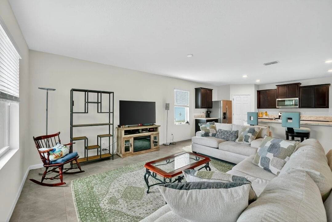 543 SW Whitmore Drive, Port St. Lucie, FL 34984 — photo 9 of 17