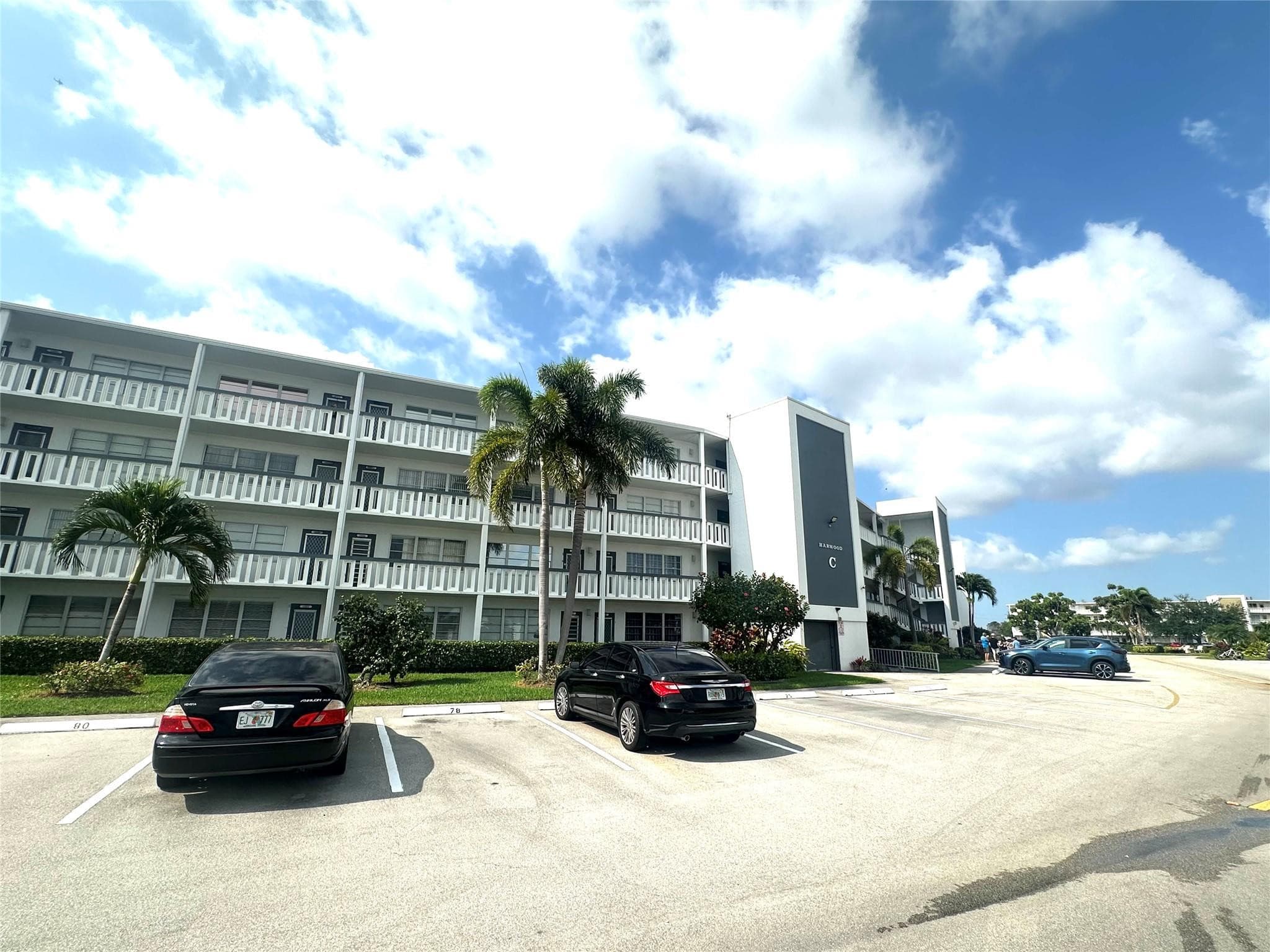2004 Harwood C 2004, Deerfield Beach, FL 33442 — photo 22 of 57