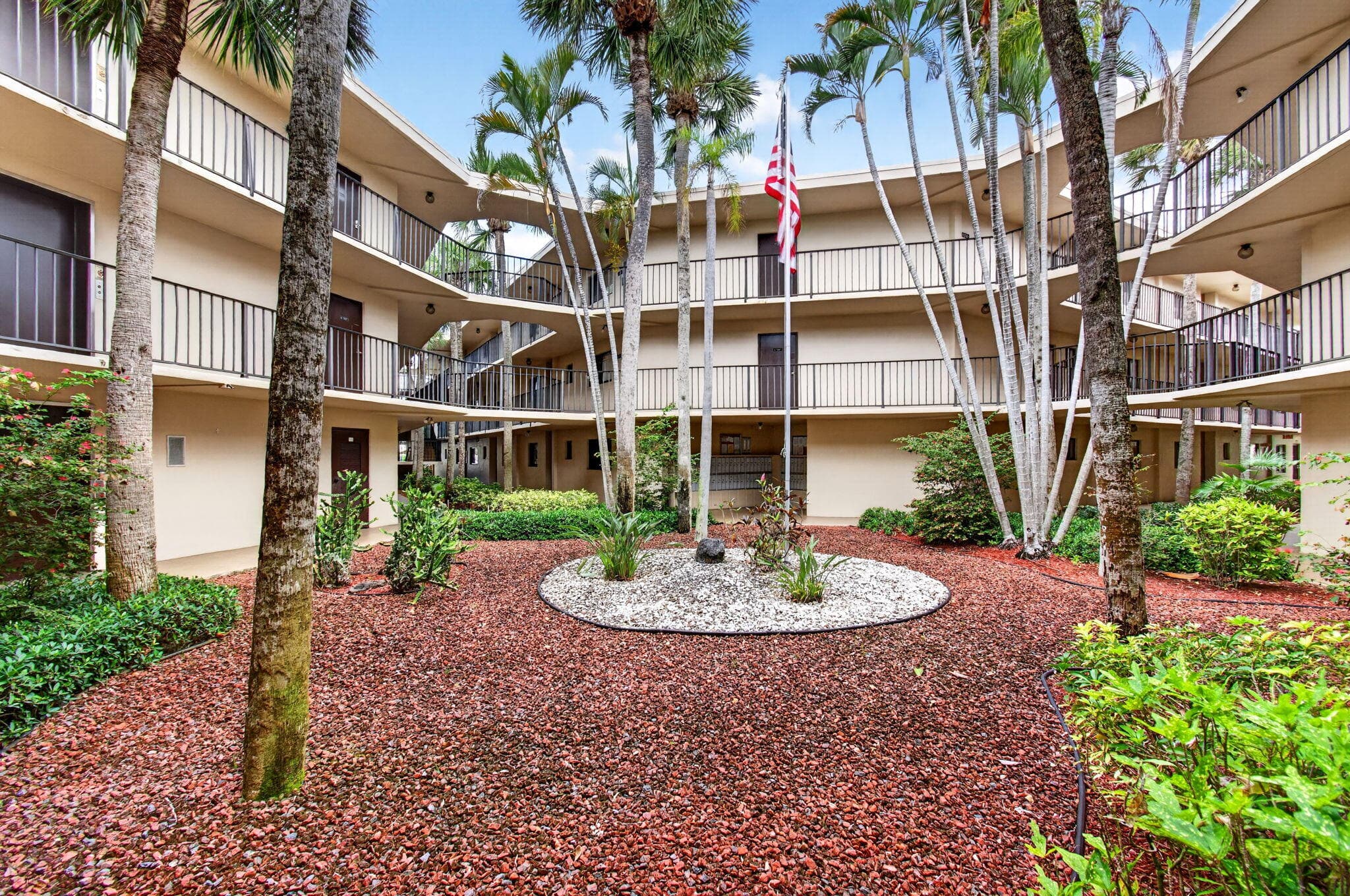 5280 Las Verdes Circle 112, Delray Beach, FL 33484 — photo 2 of 81