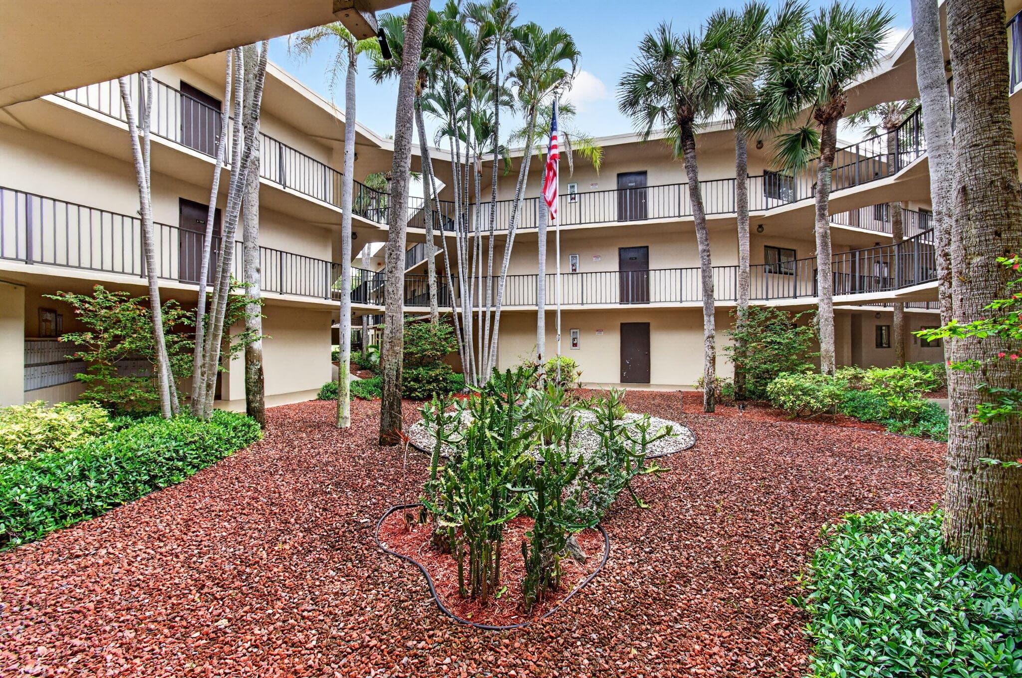 5280 Las Verdes Circle 112, Delray Beach, FL 33484 — photo 3 of 81
