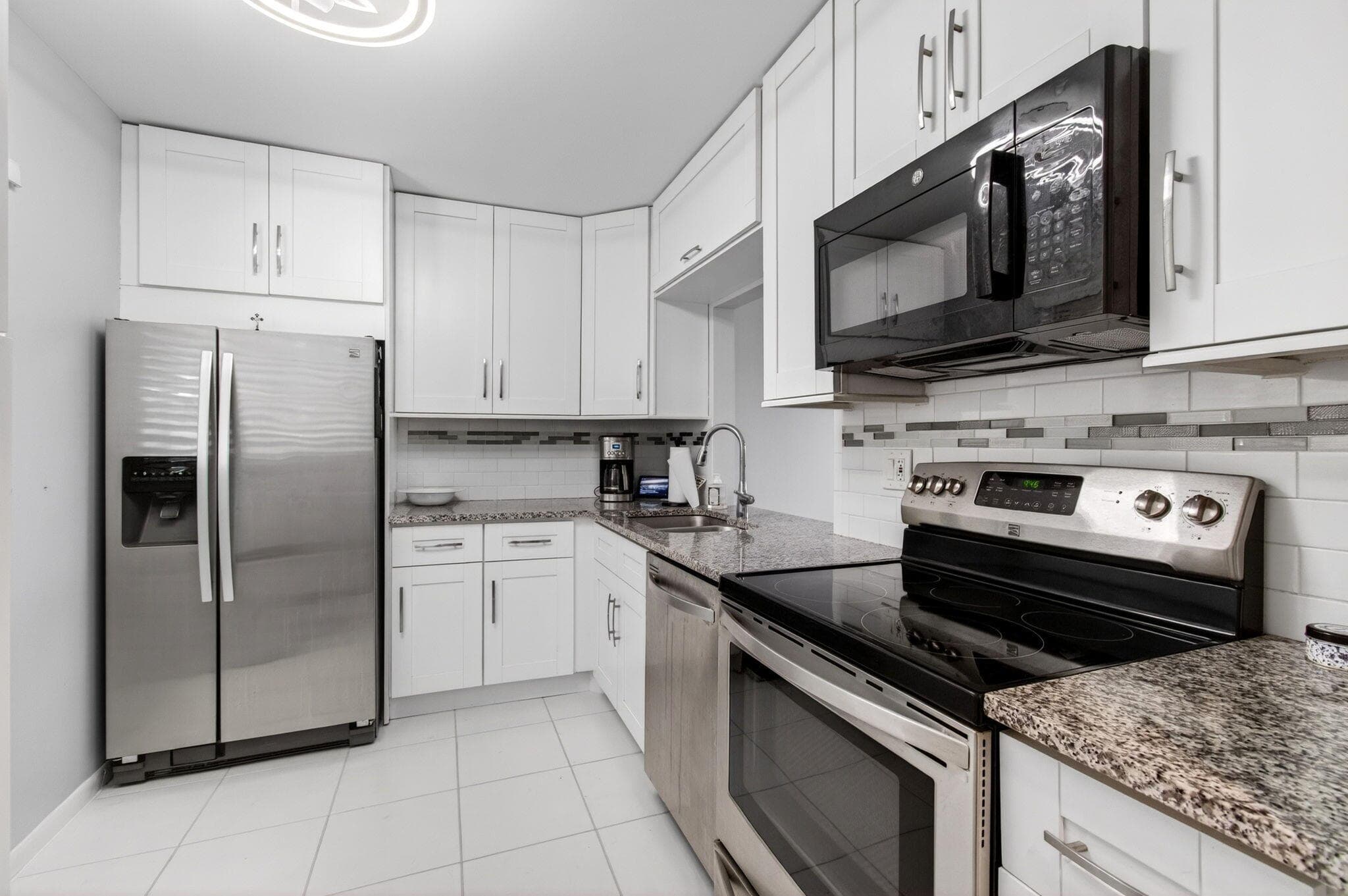 5280 Las Verdes Circle 112, Delray Beach, FL 33484 — photo 19 of 81