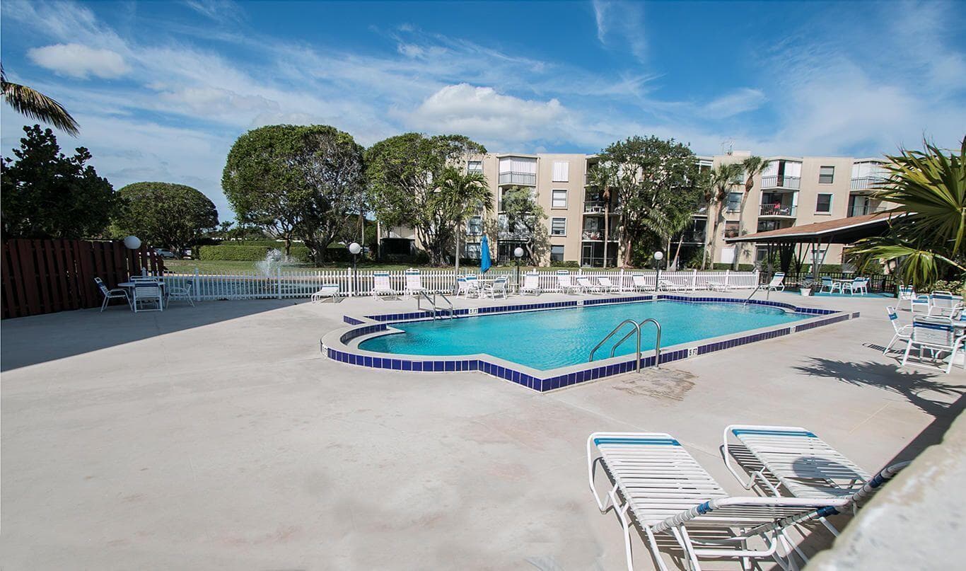 890 N Federal Highway 205, Lantana, FL 33462 — photo 13 of 17