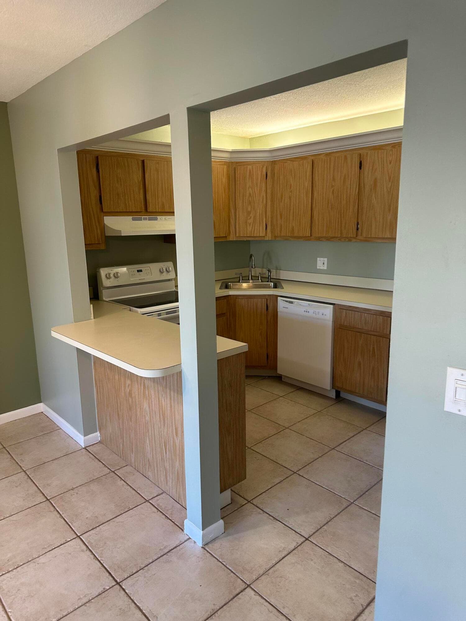 436 Pine Glen Lane D-1, Greenacres, FL 33463 — photo 4 of 13