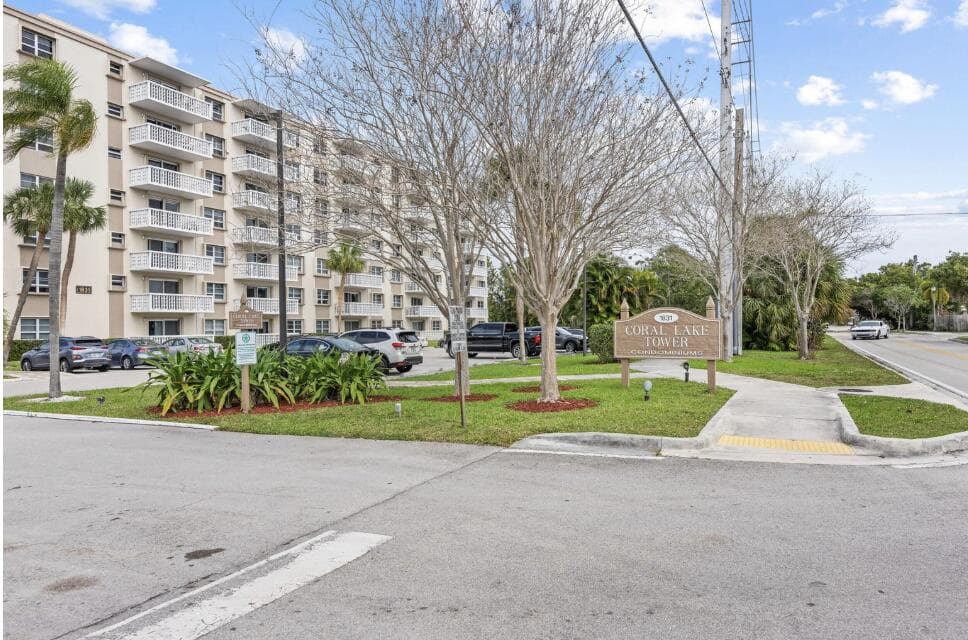 1831 NE 38th Street 410, Oakland Park, FL 33308 — photo 2 of 21