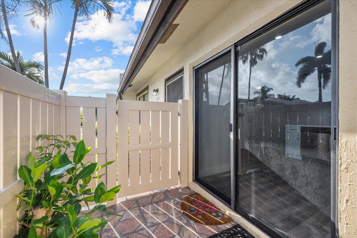 593 Banks Road 593, Margate, FL 33063 — photo 5 of 25