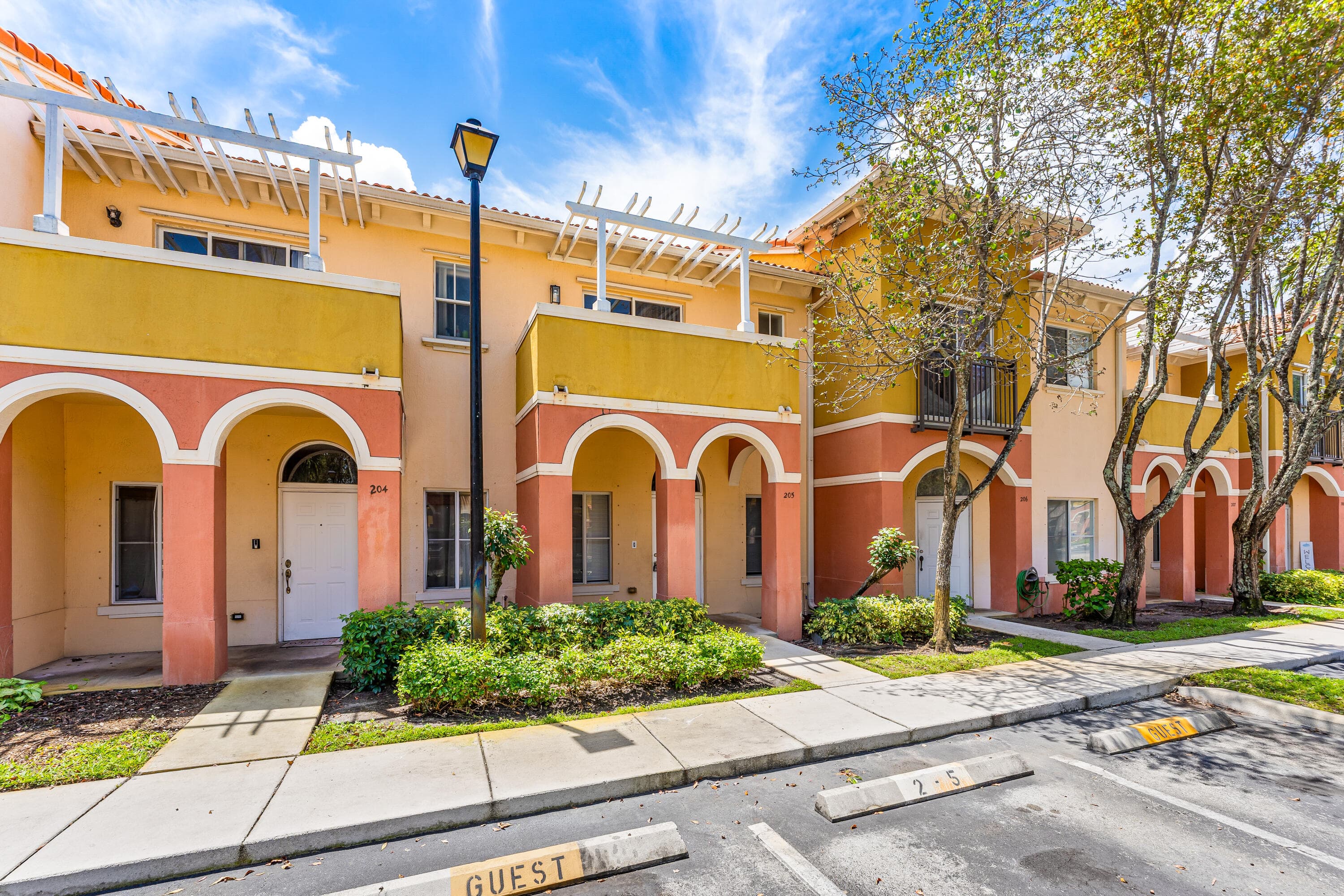 205 S Santa Catalina Circle 205, North Lauderdale, FL 33068 — photo 2 of 33