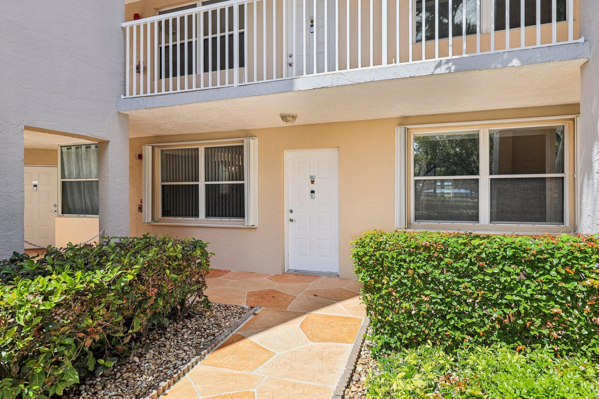 10208 NW 24th Place 102, Sunrise, FL 33322 — photo 2 of 38