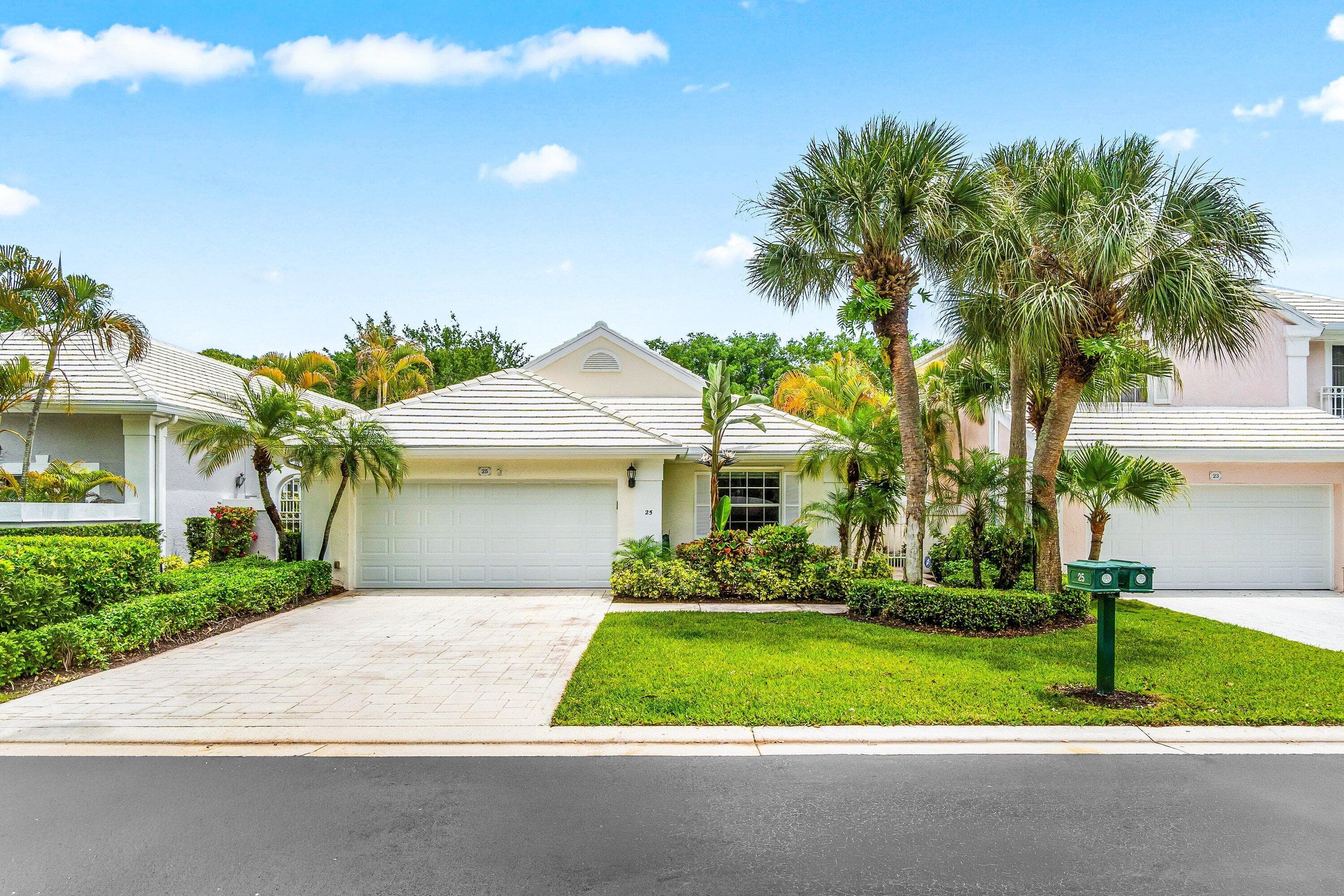 25 Wyndham Lane, Palm Beach Gardens, FL 33418 — photo 1 of 37