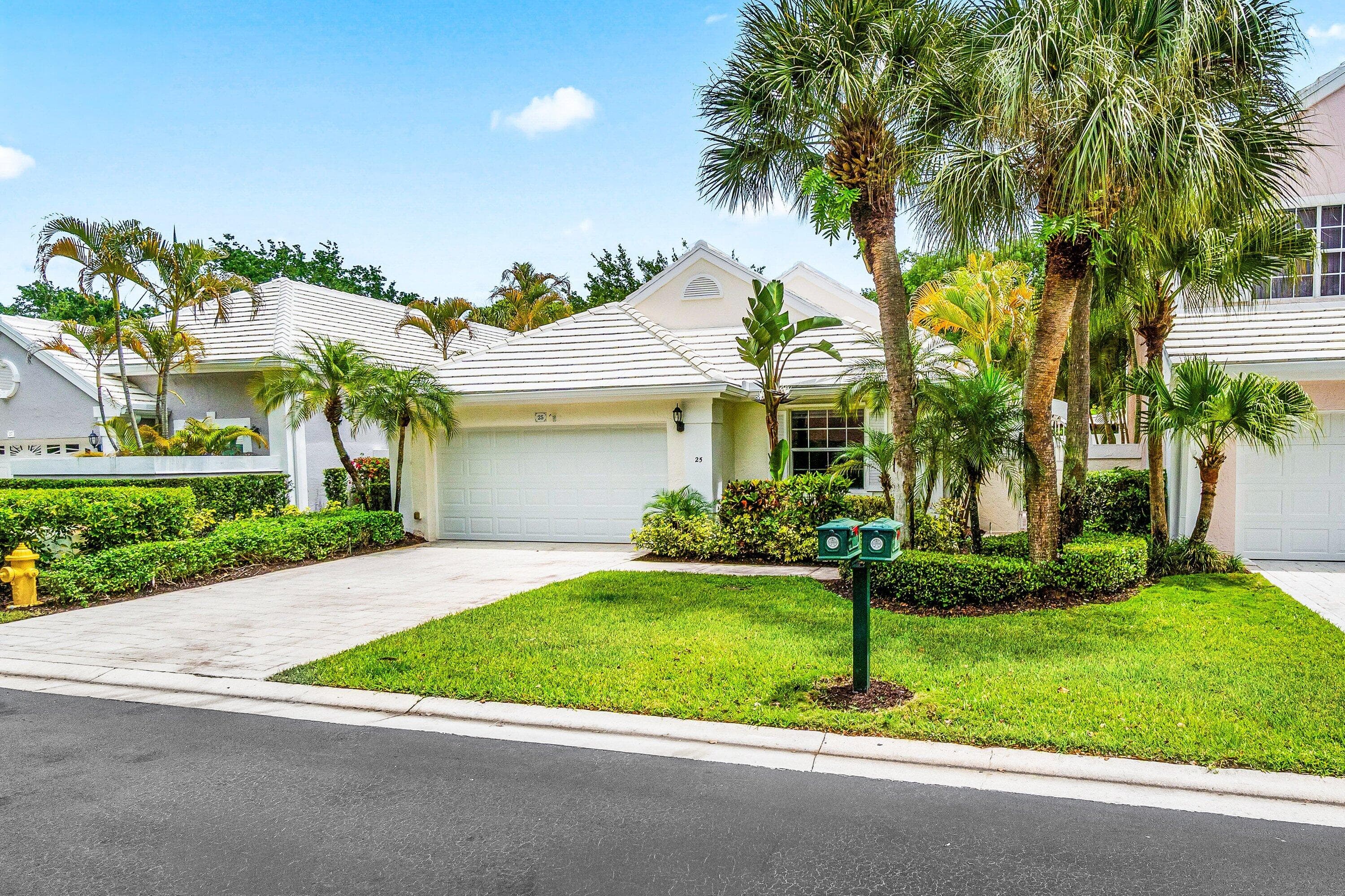 25 Wyndham Lane, Palm Beach Gardens, FL 33418 — photo 3 of 37