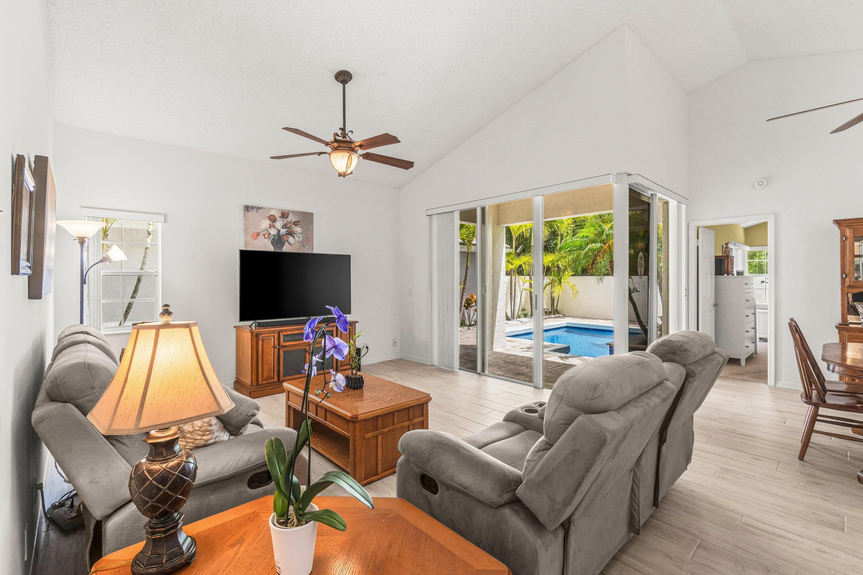 25 Wyndham Lane, Palm Beach Gardens, FL 33418 — photo 8 of 37
