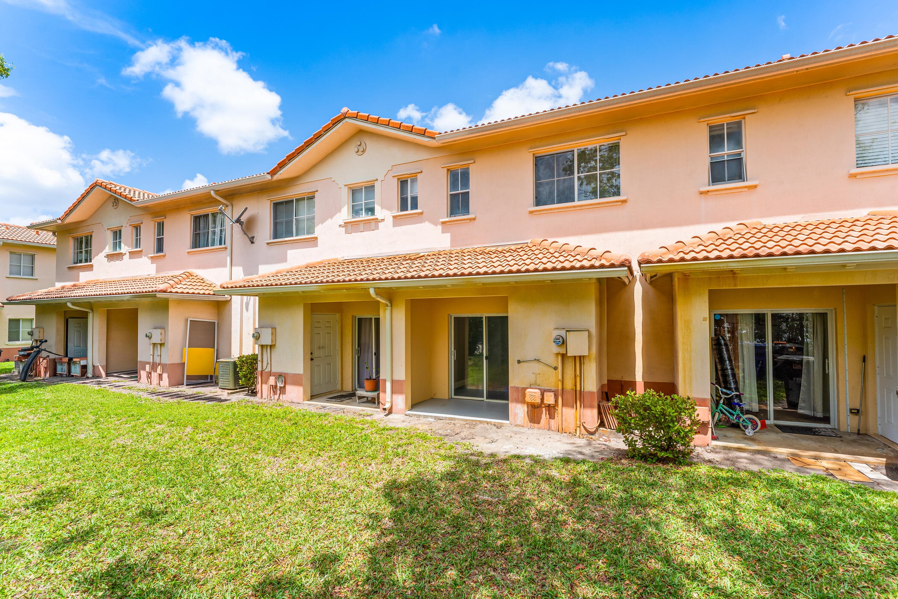 205 S Santa Catalina Circle 205, North Lauderdale, FL 33068 — photo 32 of 33