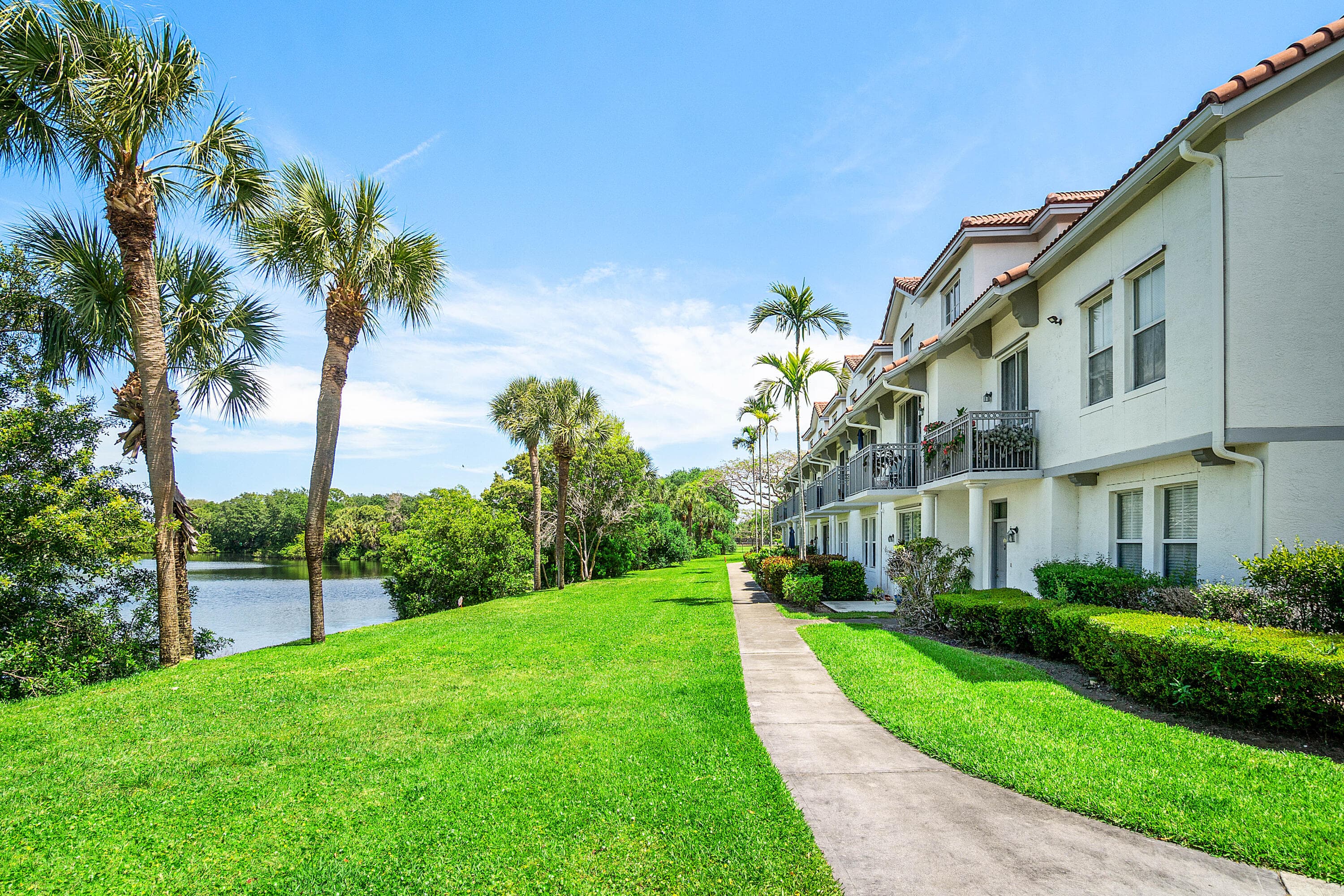 2052 Alta Meadows Lane Apt 2212, Delray Beach, FL 33444 — photo 3 of 32