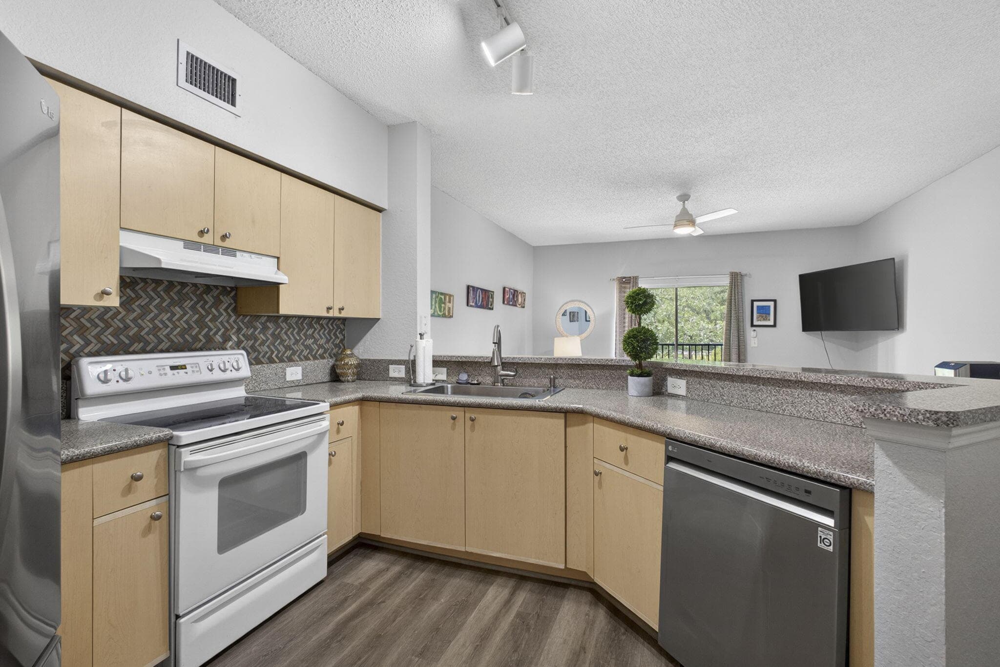 310 Crestwood Circle 208, Royal Palm Beach, FL 33411 — photo 9 of 15