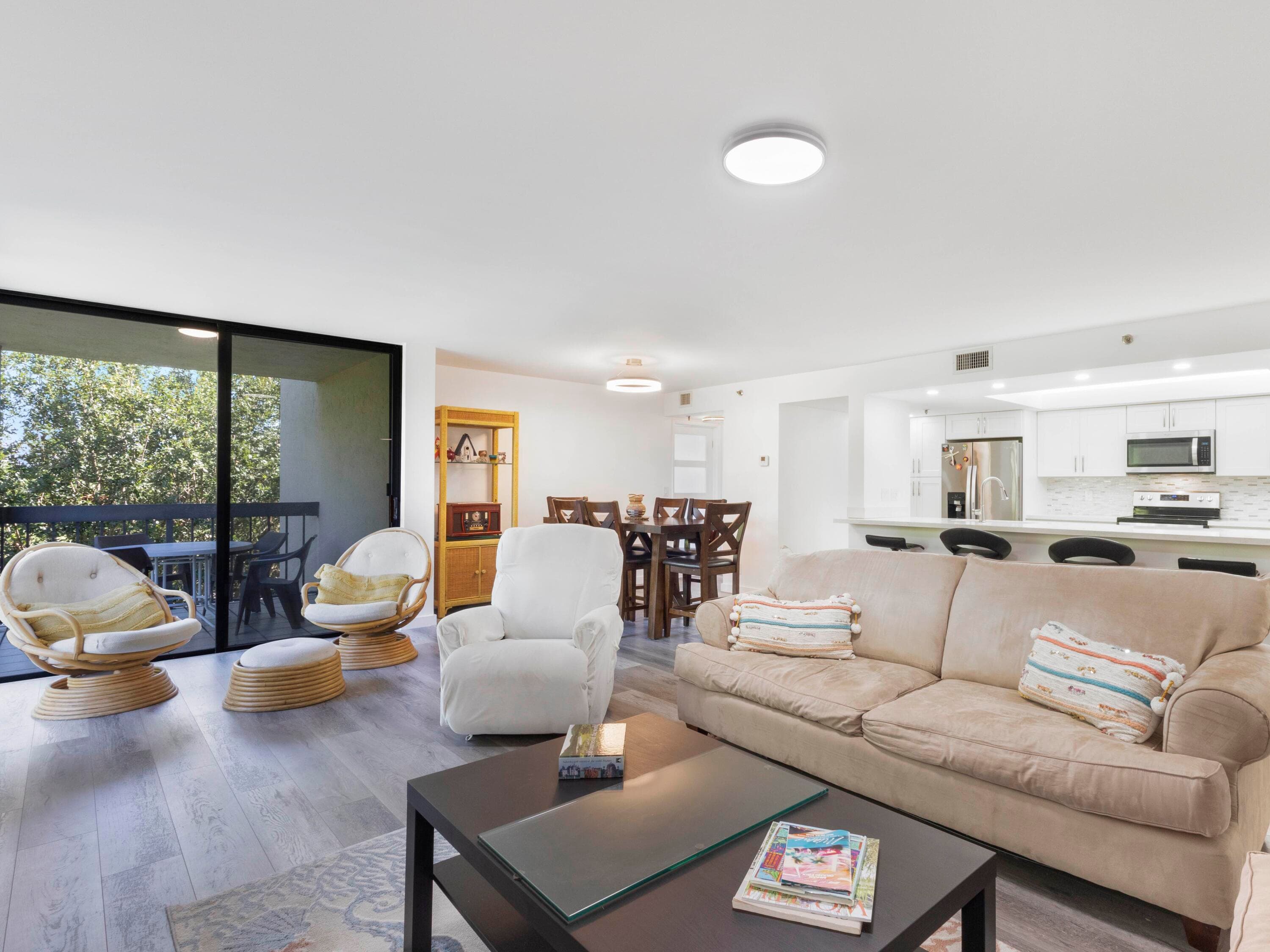 955 Egret Circle 402, Delray Beach, FL 33444 — photo 14 of 45