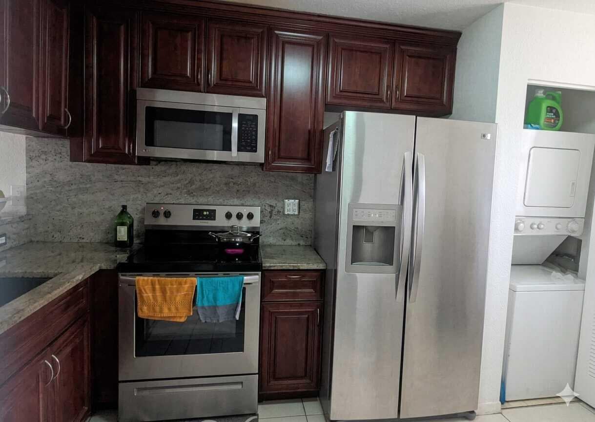 9913 Nob Hill Court 9913, Sunrise, FL 33351 — photo 3 of 7