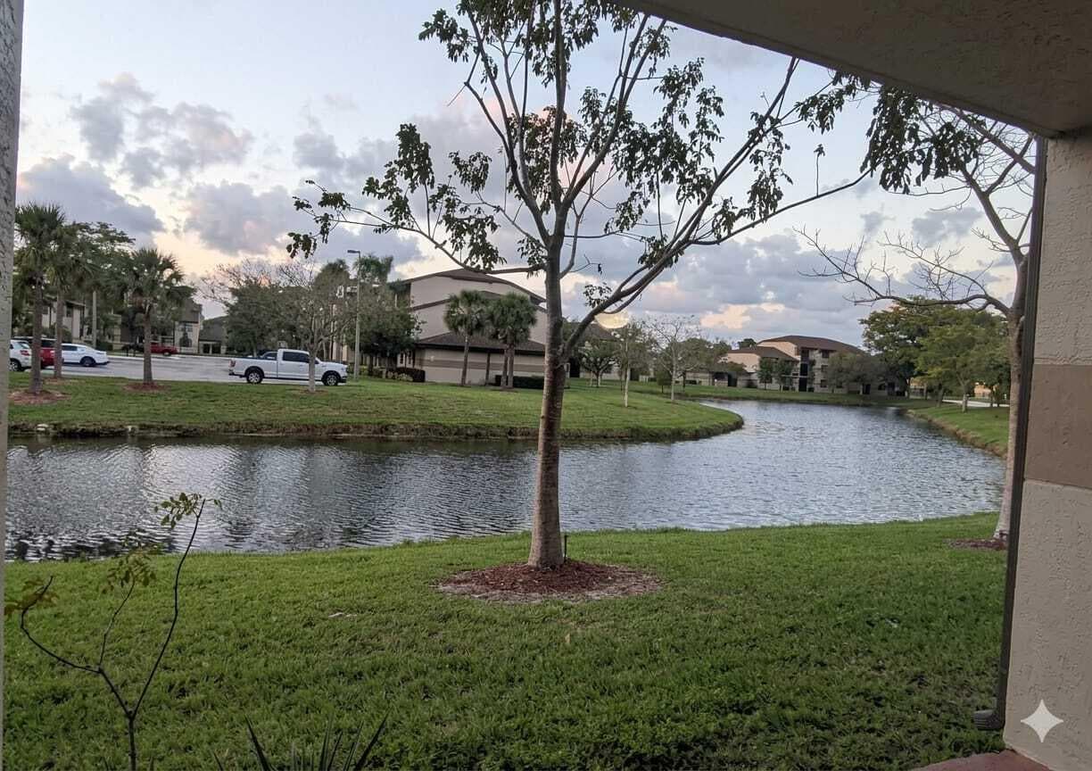 9913 Nob Hill Court 9913, Sunrise, FL 33351 — photo 4 of 7