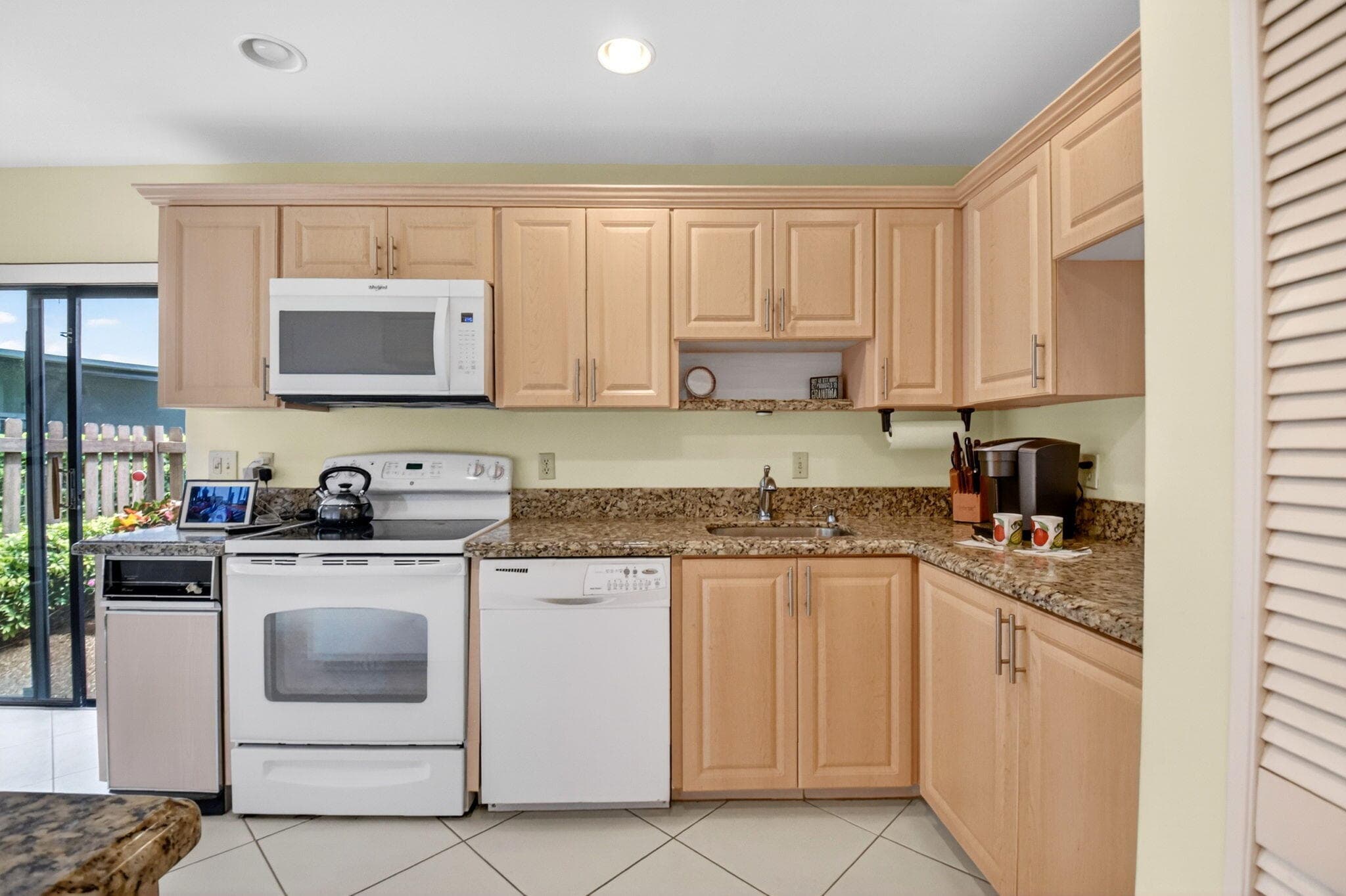 10 Southport Lane A, Boynton Beach, FL 33436 — photo 8 of 79