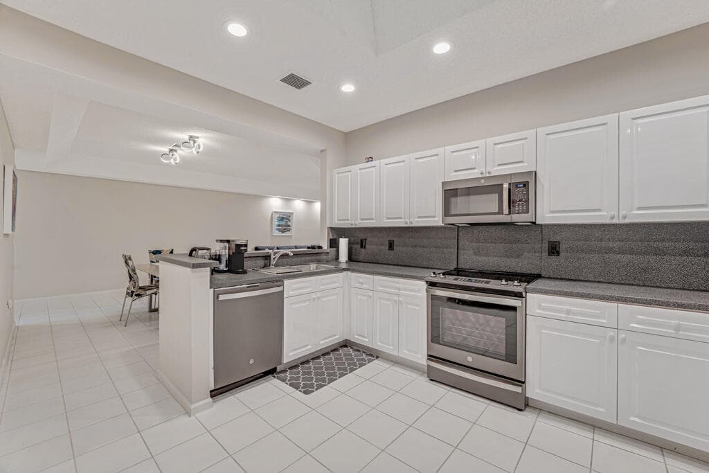 9998 Seacrest Circle C, Boynton Beach, FL 33437 — photo 21 of 76