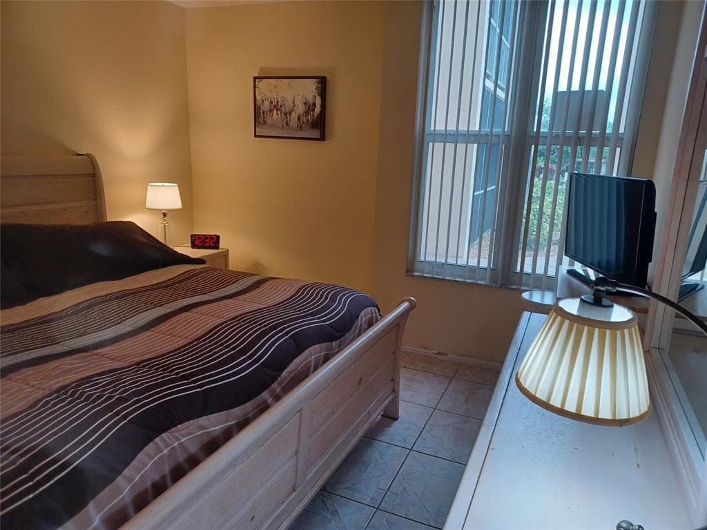 1391 S Ocean Boulevard 105, Pompano Beach, FL 33062 — photo 8 of 17