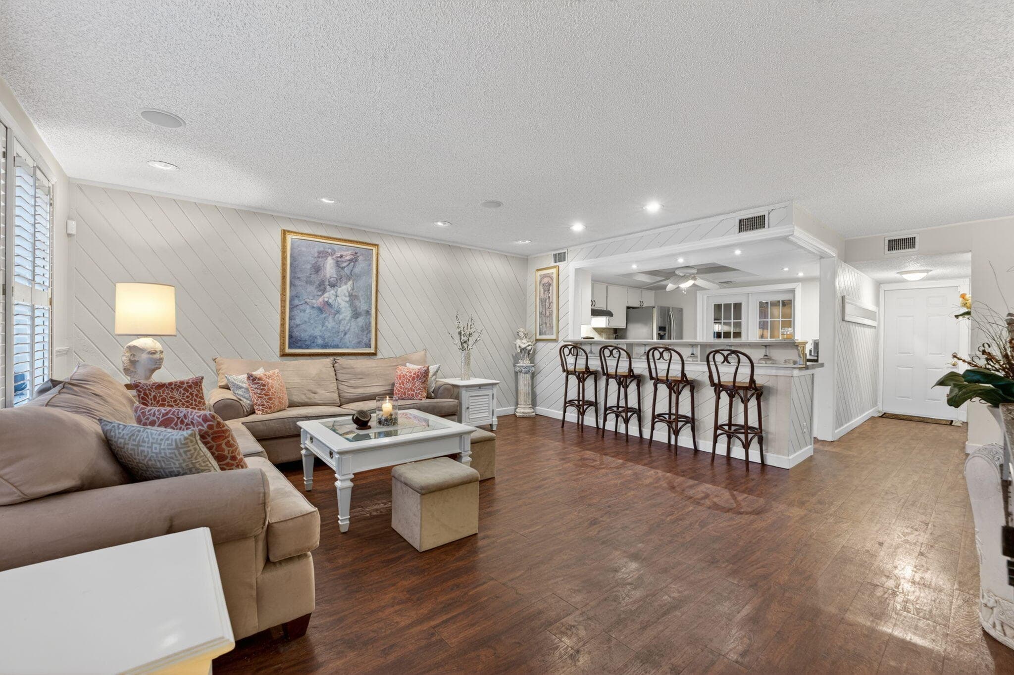 3951 NE 17th Avenue 703, Pompano Beach, FL 33064 — photo 2 of 18
