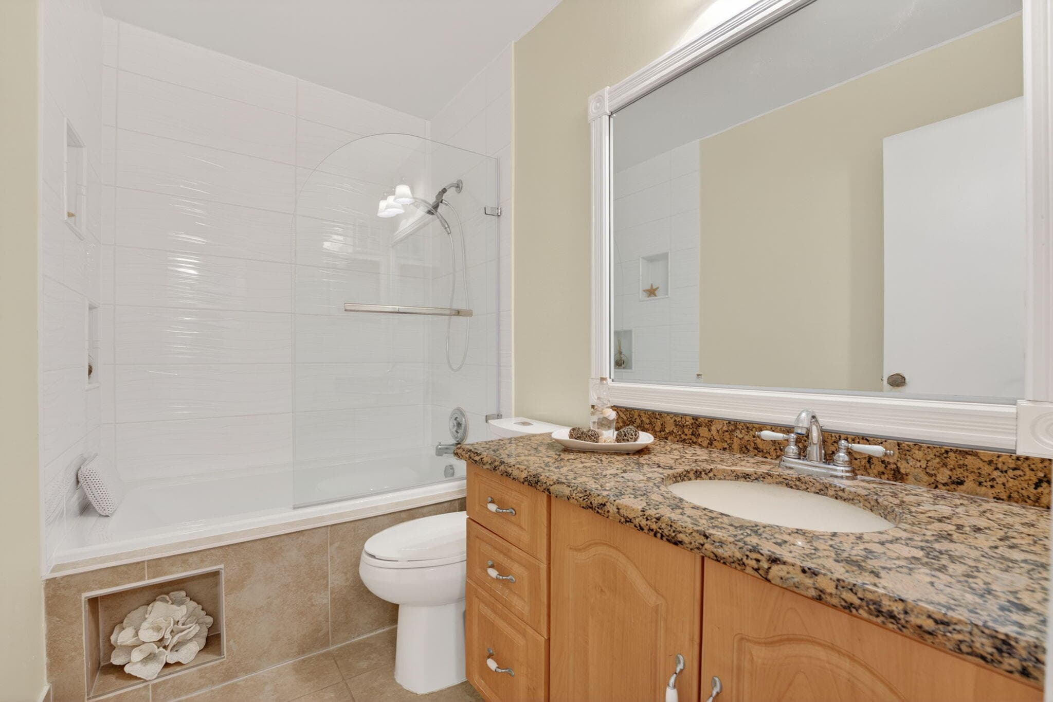 3951 NE 17th Avenue 703, Pompano Beach, FL 33064 — photo 11 of 18