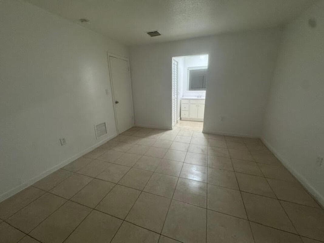 5525 SW 41st Street 122, Pembroke Park, FL 33023 — photo 2 of 10