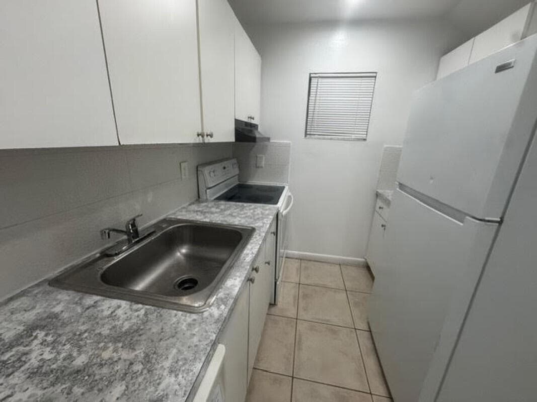 5525 SW 41st Street 122, Pembroke Park, FL 33023 — photo 4 of 10