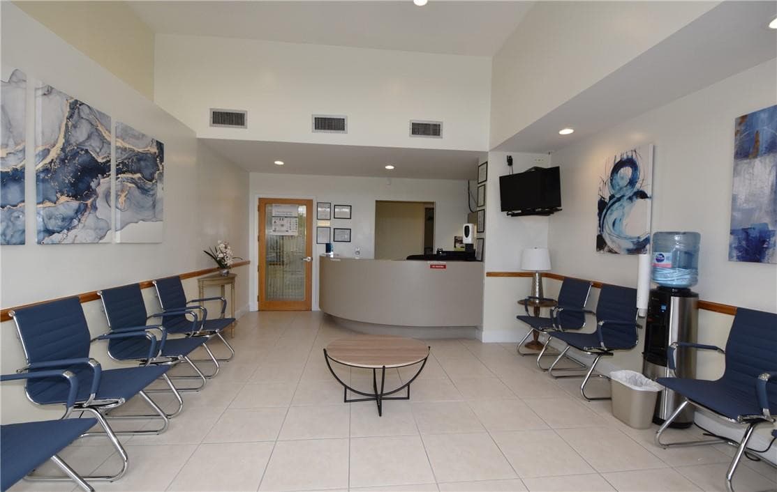 1820 E Commercial Boulevard, Fort Lauderdale, FL 33308 — photo 2 of 36