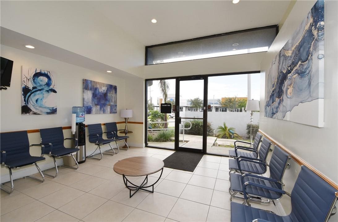 1820 E Commercial Boulevard, Fort Lauderdale, FL 33308 — photo 3 of 36