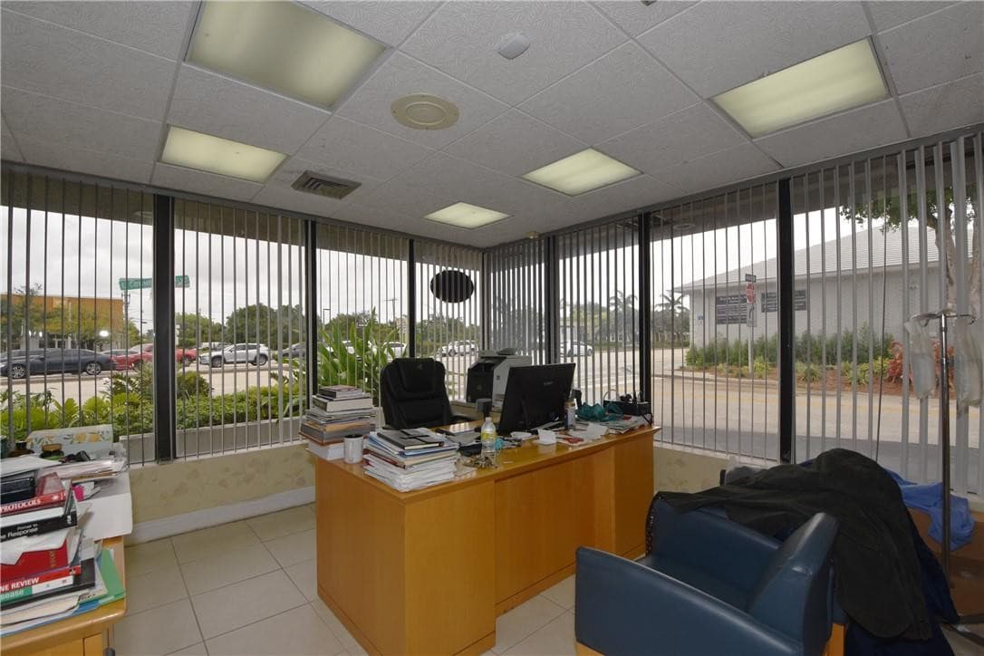 1820 E Commercial Boulevard, Fort Lauderdale, FL 33308 — photo 9 of 36