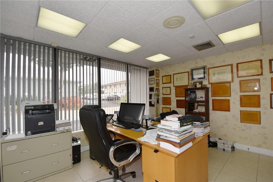 1820 E Commercial Boulevard, Fort Lauderdale, FL 33308 — photo 10 of 36