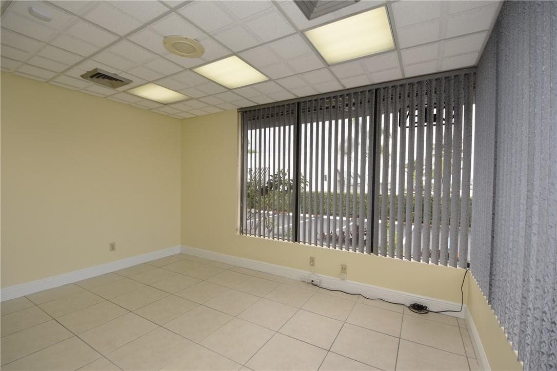 1820 E Commercial Boulevard, Fort Lauderdale, FL 33308 — photo 12 of 36